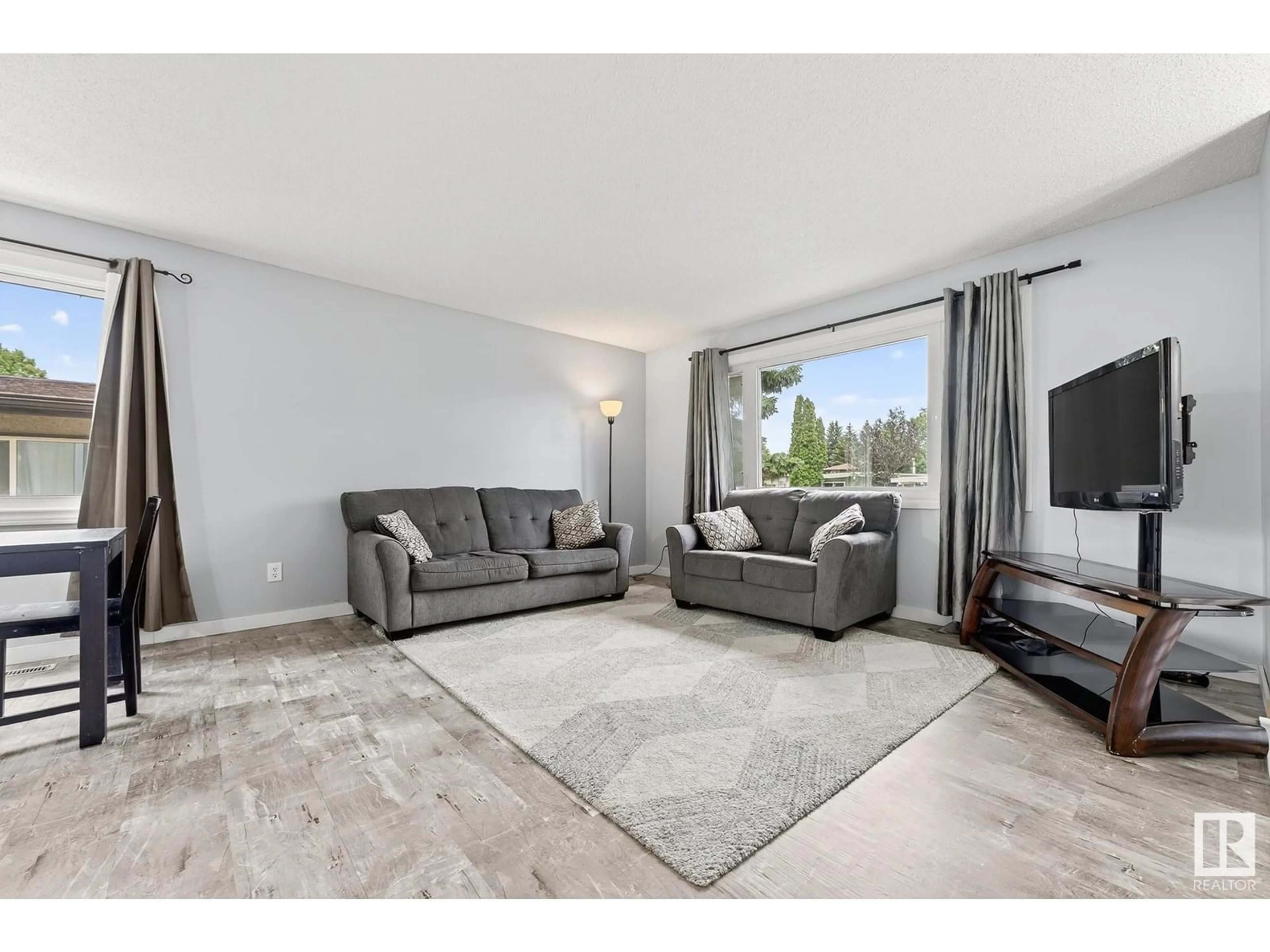 Living room with furniture, unknown for 62 MISSION ST, Sherwood Park Alberta T8A0V7