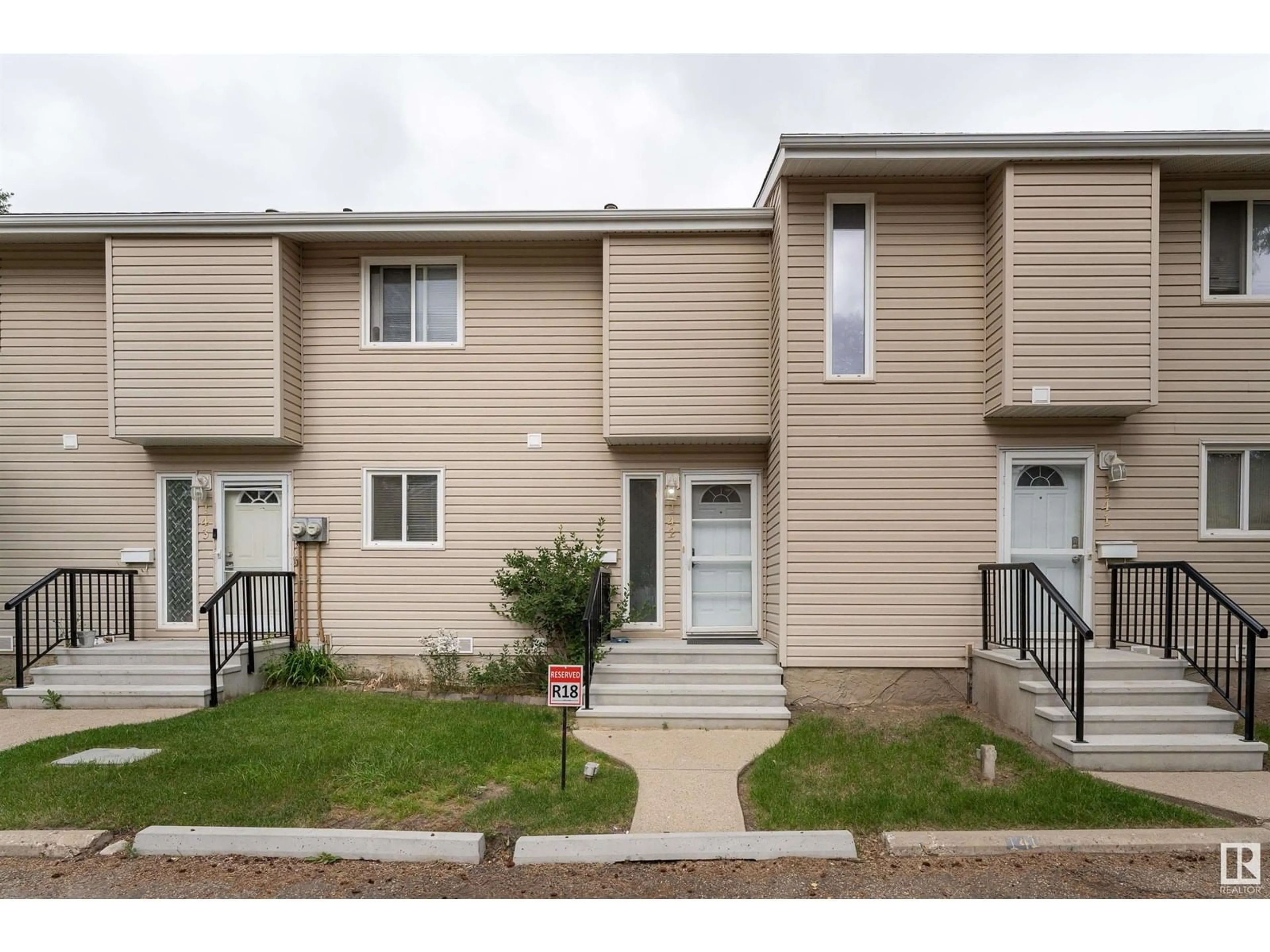 Home with vinyl exterior material, street for #142 - 142 BROOKWOOD DR, Spruce Grove Alberta T7X1A8