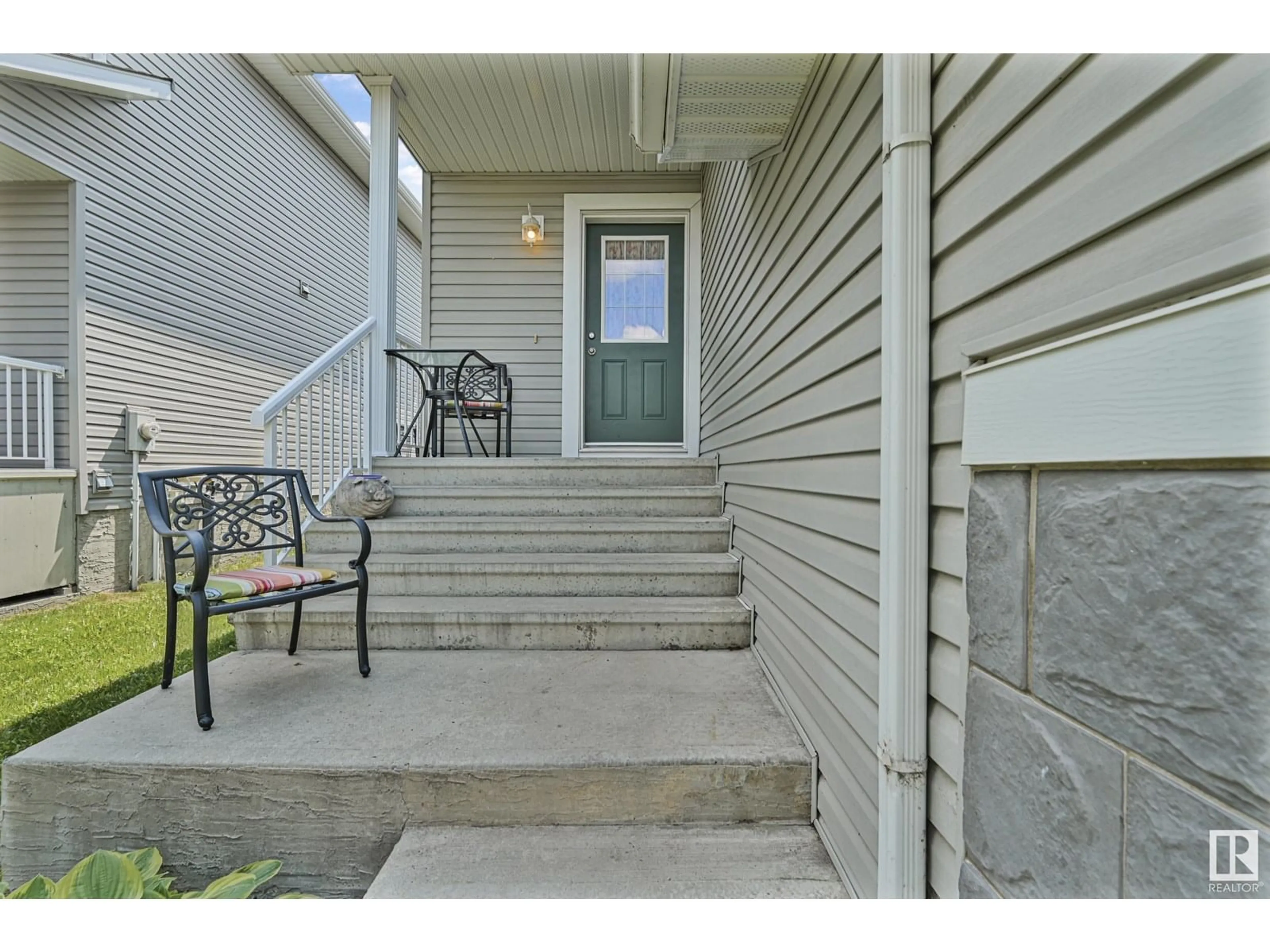 Indoor entryway for 85 KEYSTONE CR, Leduc Alberta T9E0M6