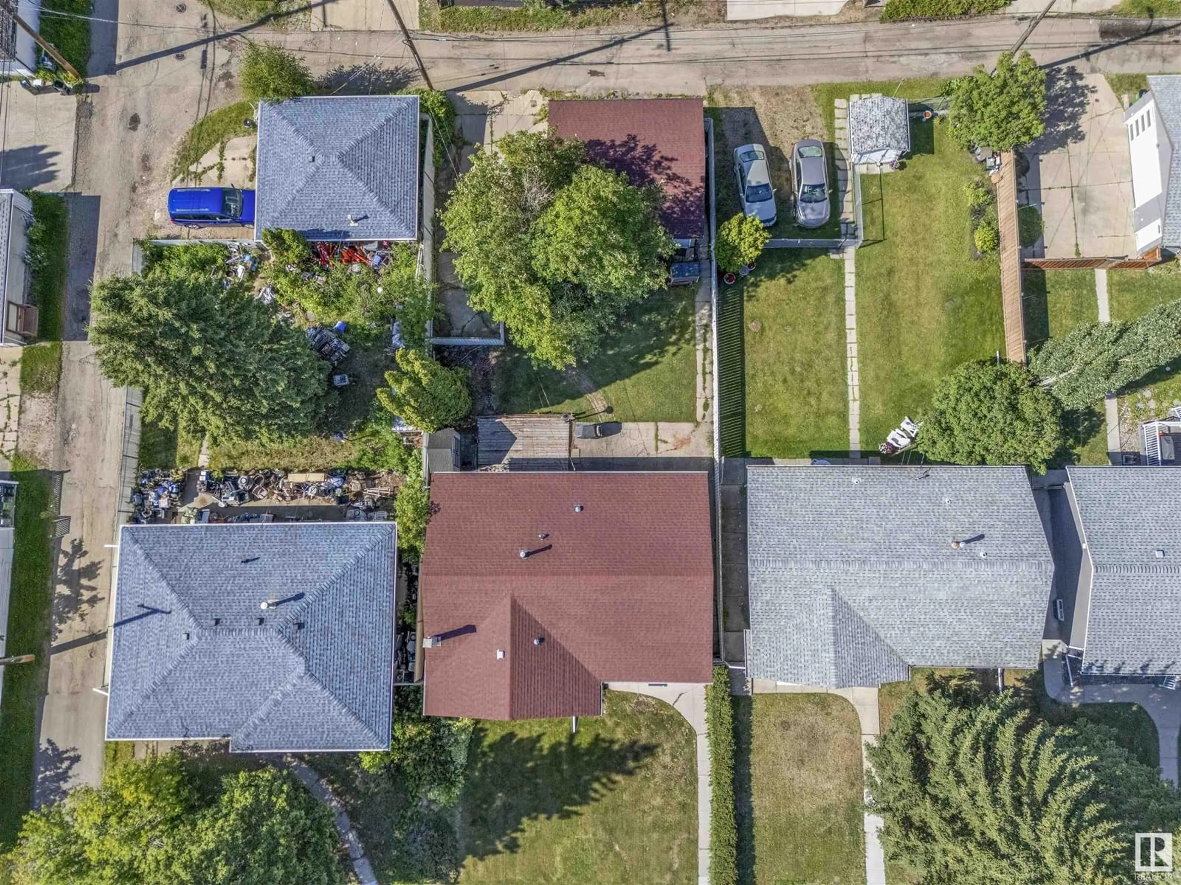 A pic from outside/outdoor area/front of a property/back of a property/a pic from drone, city buildings view from balcony for 11440 MALMO RD, Edmonton Alberta T6H4M2