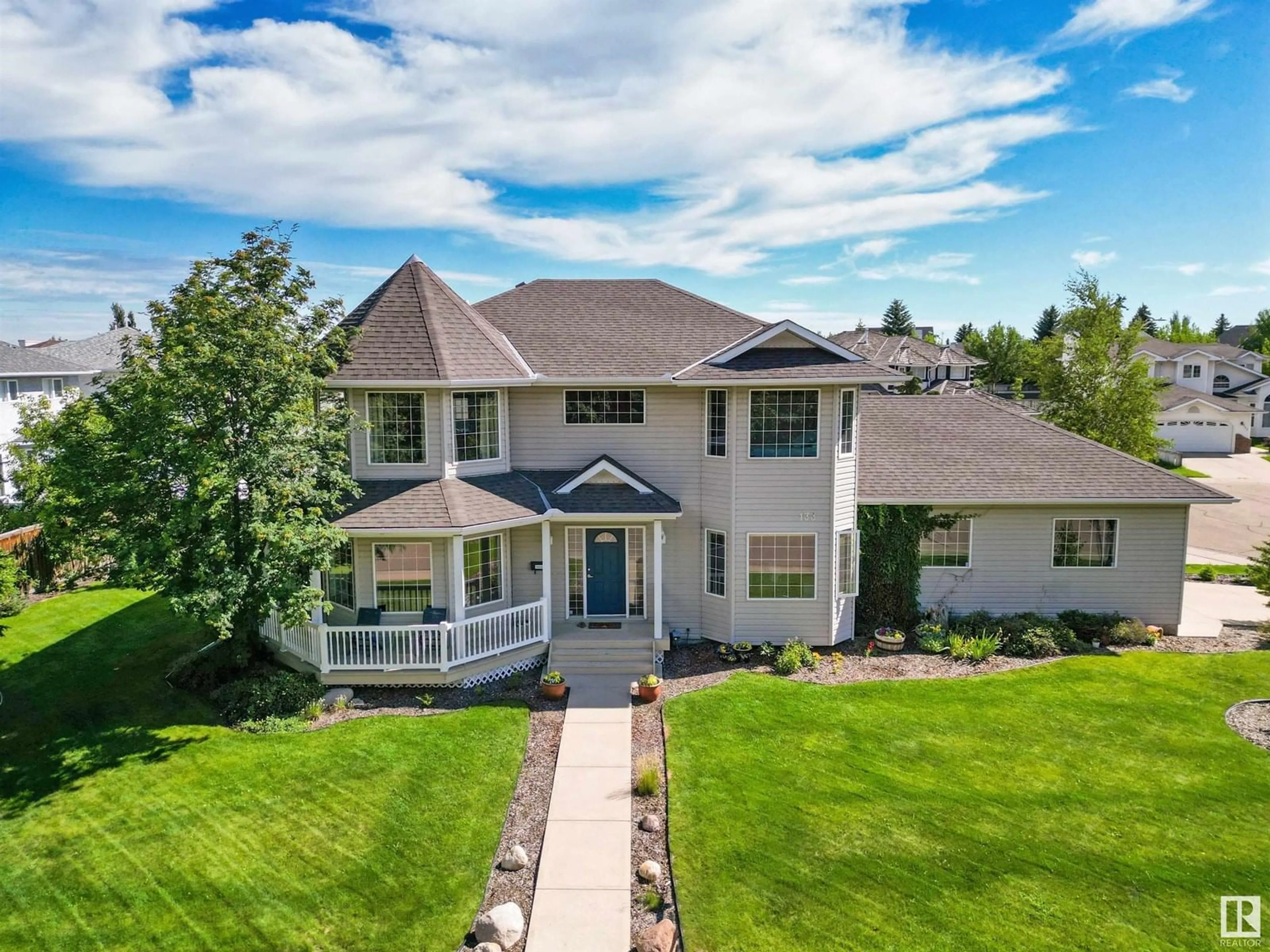 A pic from outside/outdoor area/front of a property/back of a property/a pic from drone, unknown for 133 KULAWY DR, Edmonton Alberta T6L6T9