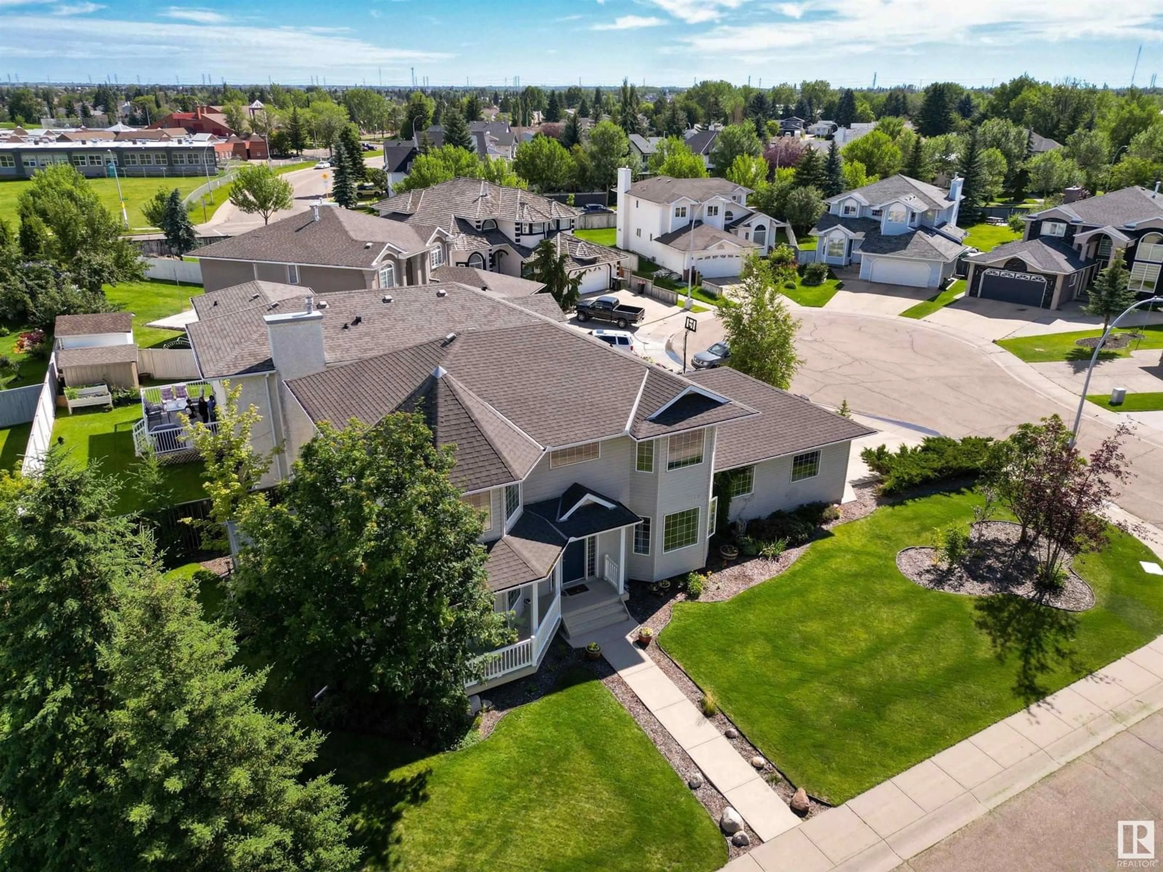A pic from outside/outdoor area/front of a property/back of a property/a pic from drone, unknown for 133 KULAWY DR, Edmonton Alberta T6L6T9