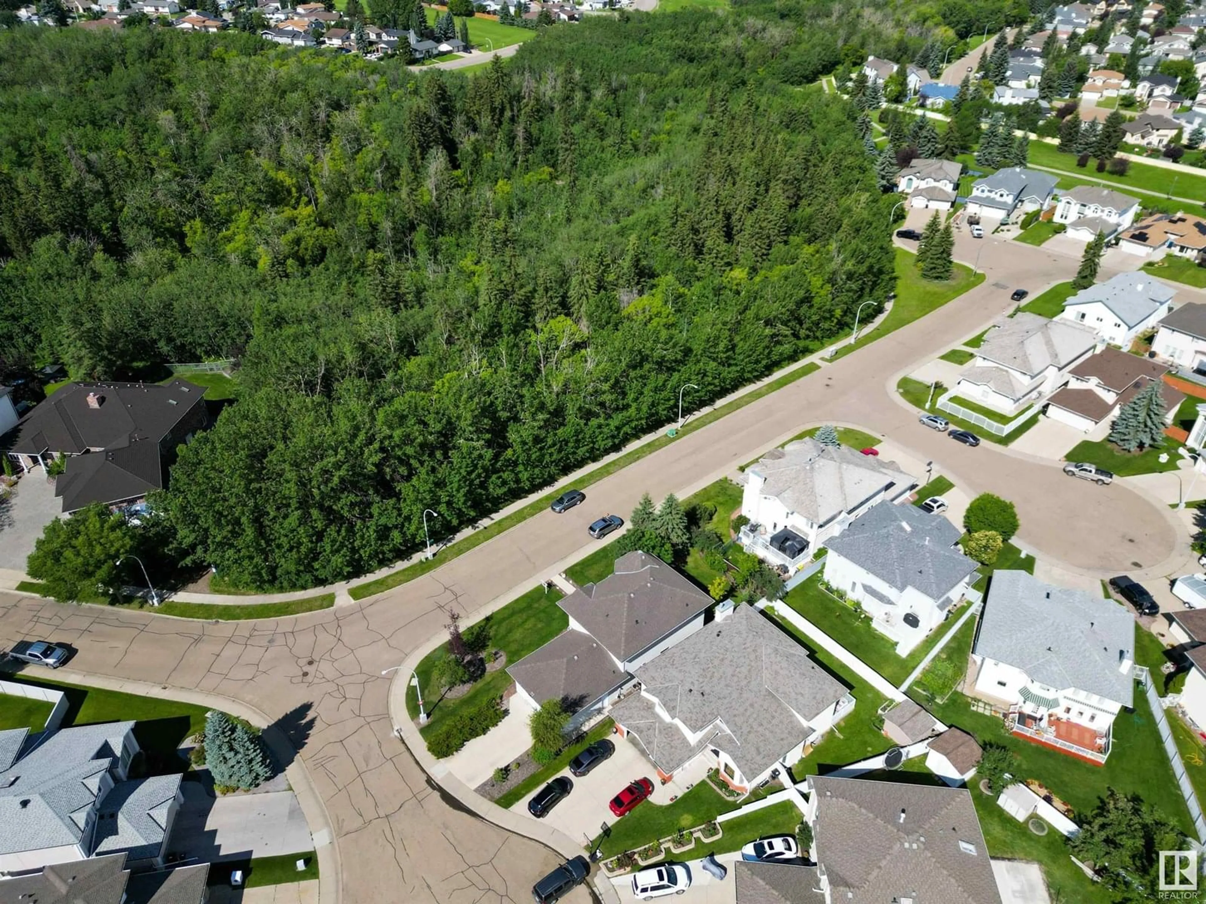 A pic from outside/outdoor area/front of a property/back of a property/a pic from drone, street for 133 KULAWY DR, Edmonton Alberta T6L6T9
