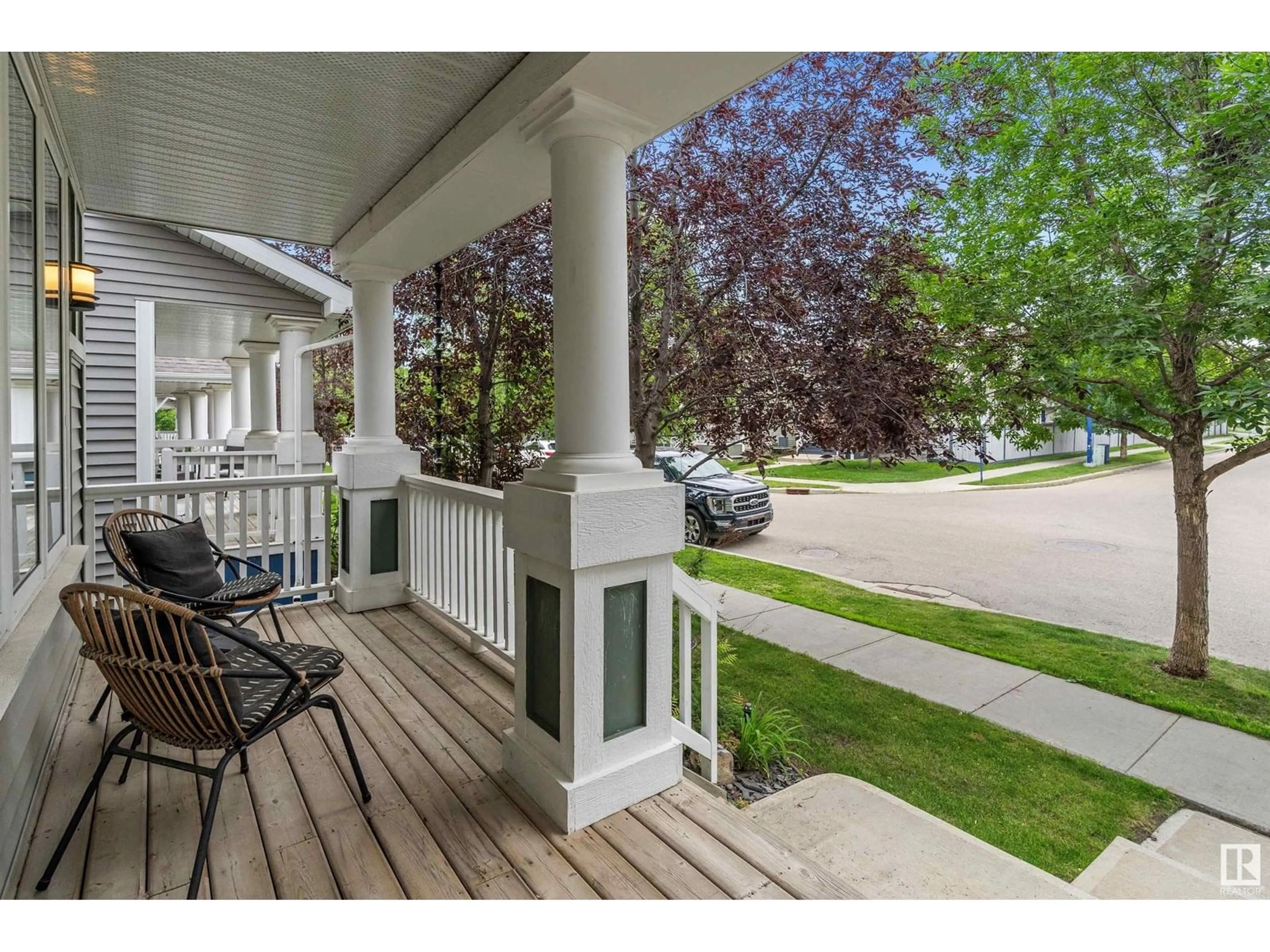 Patio, street for SW - 2068 74 ST, Edmonton Alberta T6X0L6
