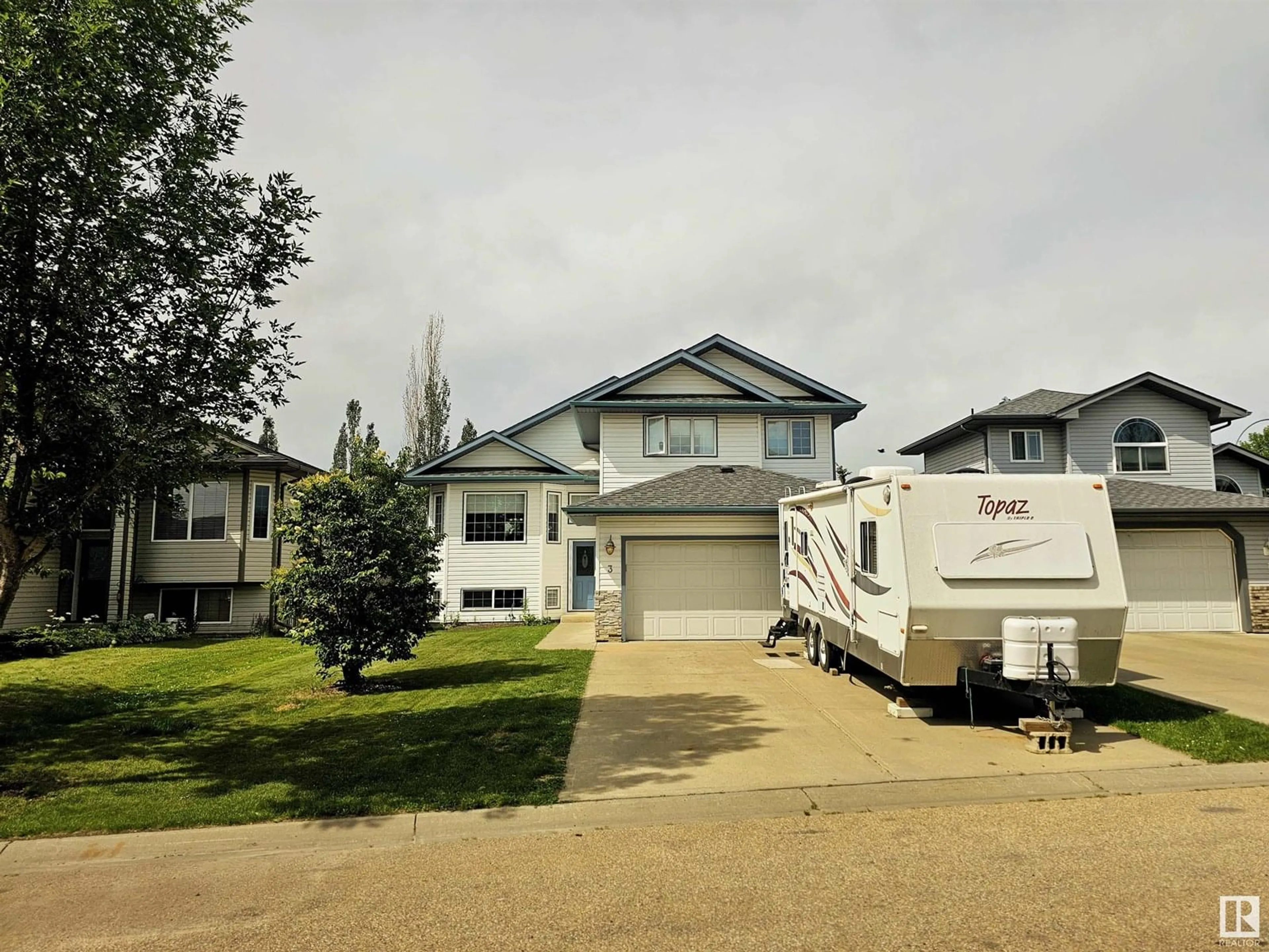 Home with vinyl exterior material, street for 3 ALDERSON CL, Fort Saskatchewan Alberta T8L4M9