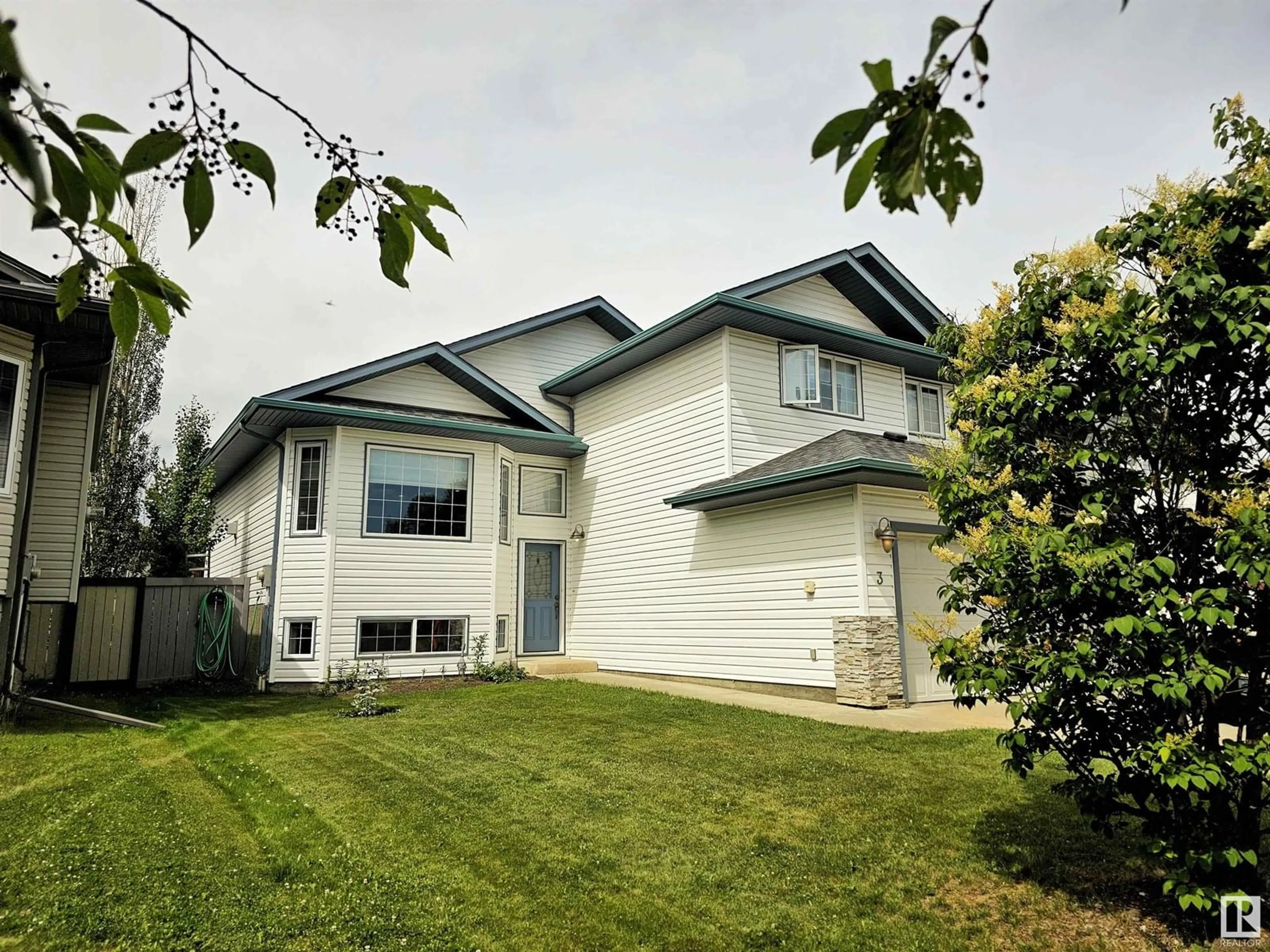 Home with vinyl exterior material, unknown for 3 ALDERSON CL, Fort Saskatchewan Alberta T8L4M9
