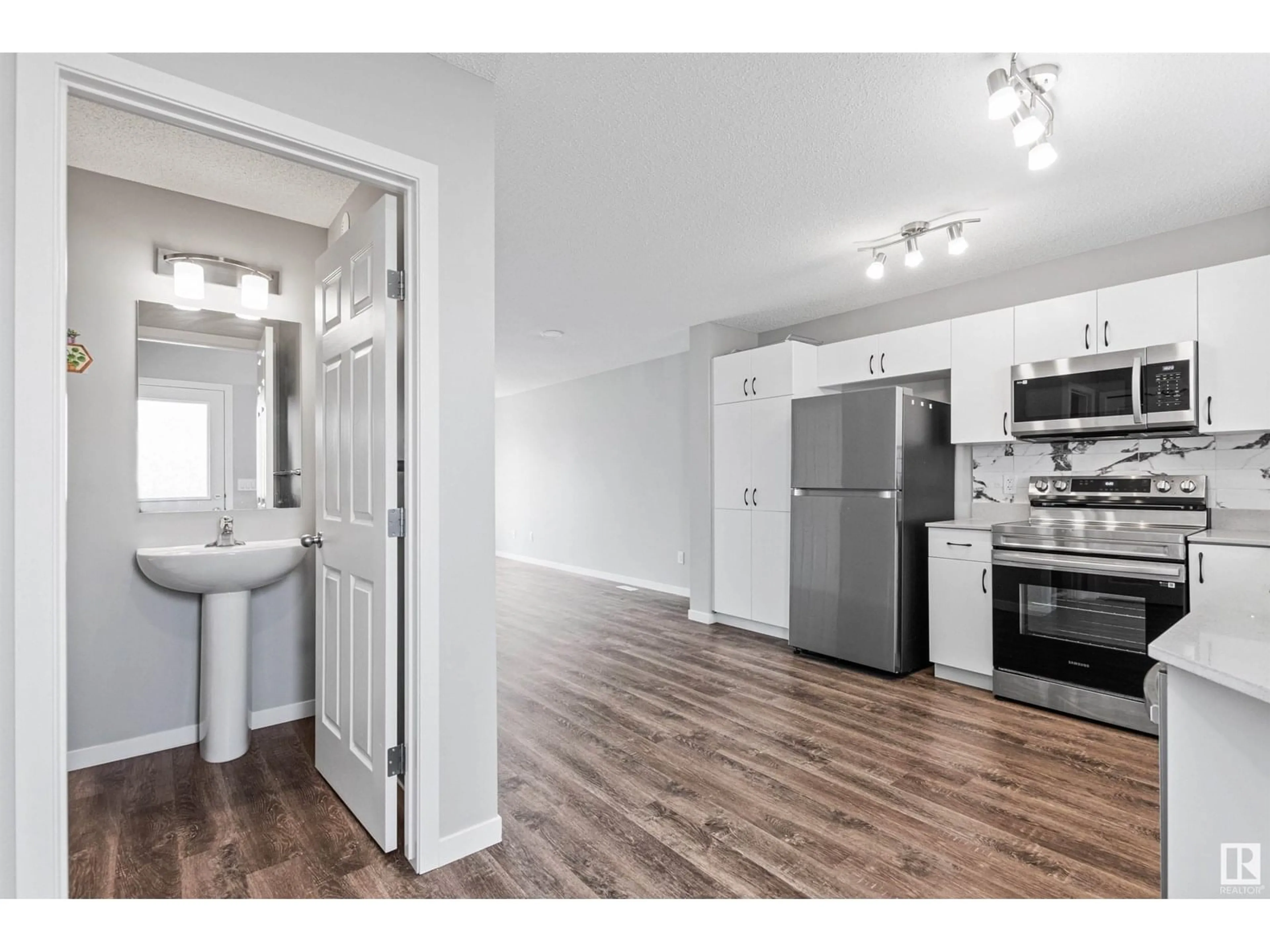 Unknown for 2820 193 ST, Edmonton Alberta T6M3B2