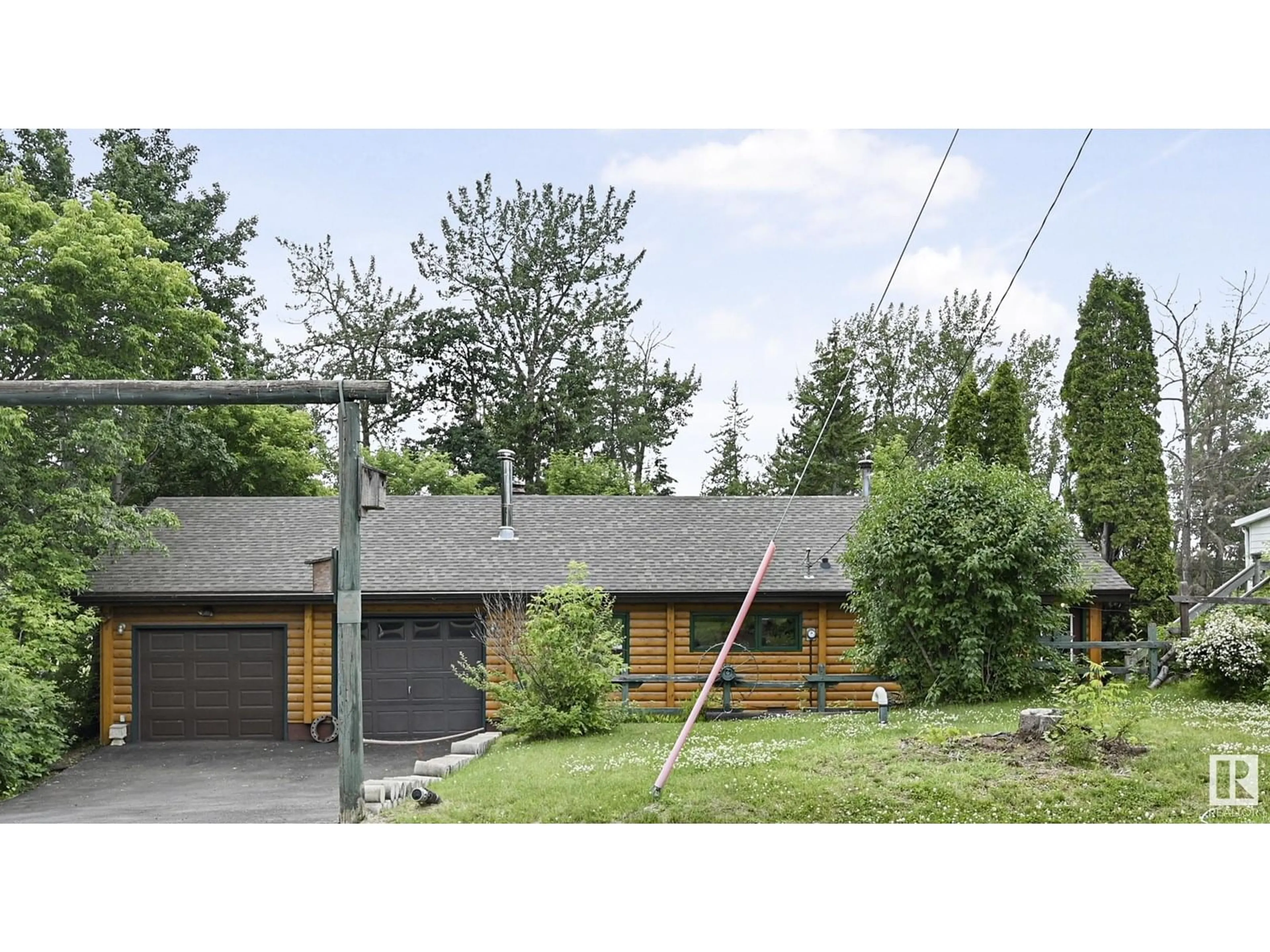 Home with brick exterior material, street for 667 LAKESIDE DR, Rural Parkland County Alberta T7Z2V6
