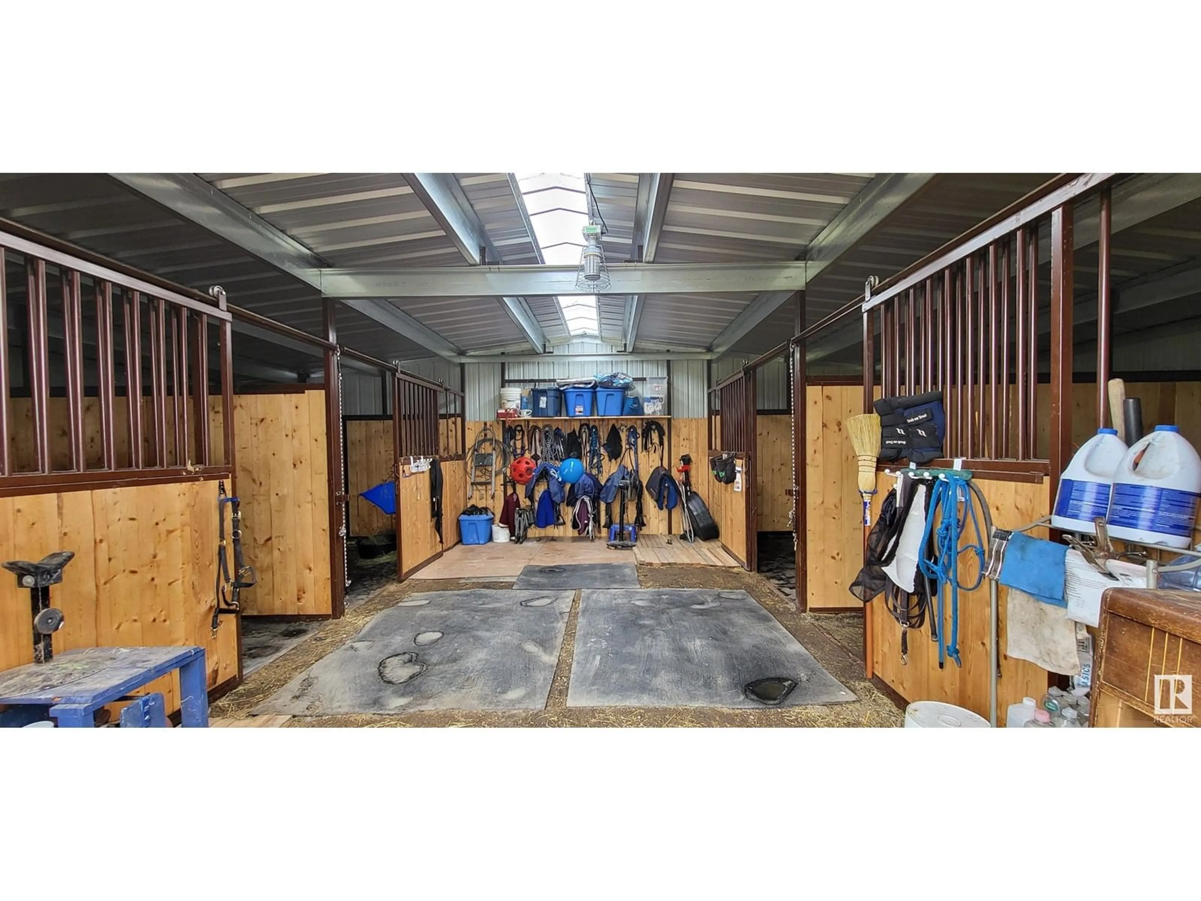 Indoor garage for 50517 RANGE ROAD 73, Rural Brazeau County Alberta T7A2A2