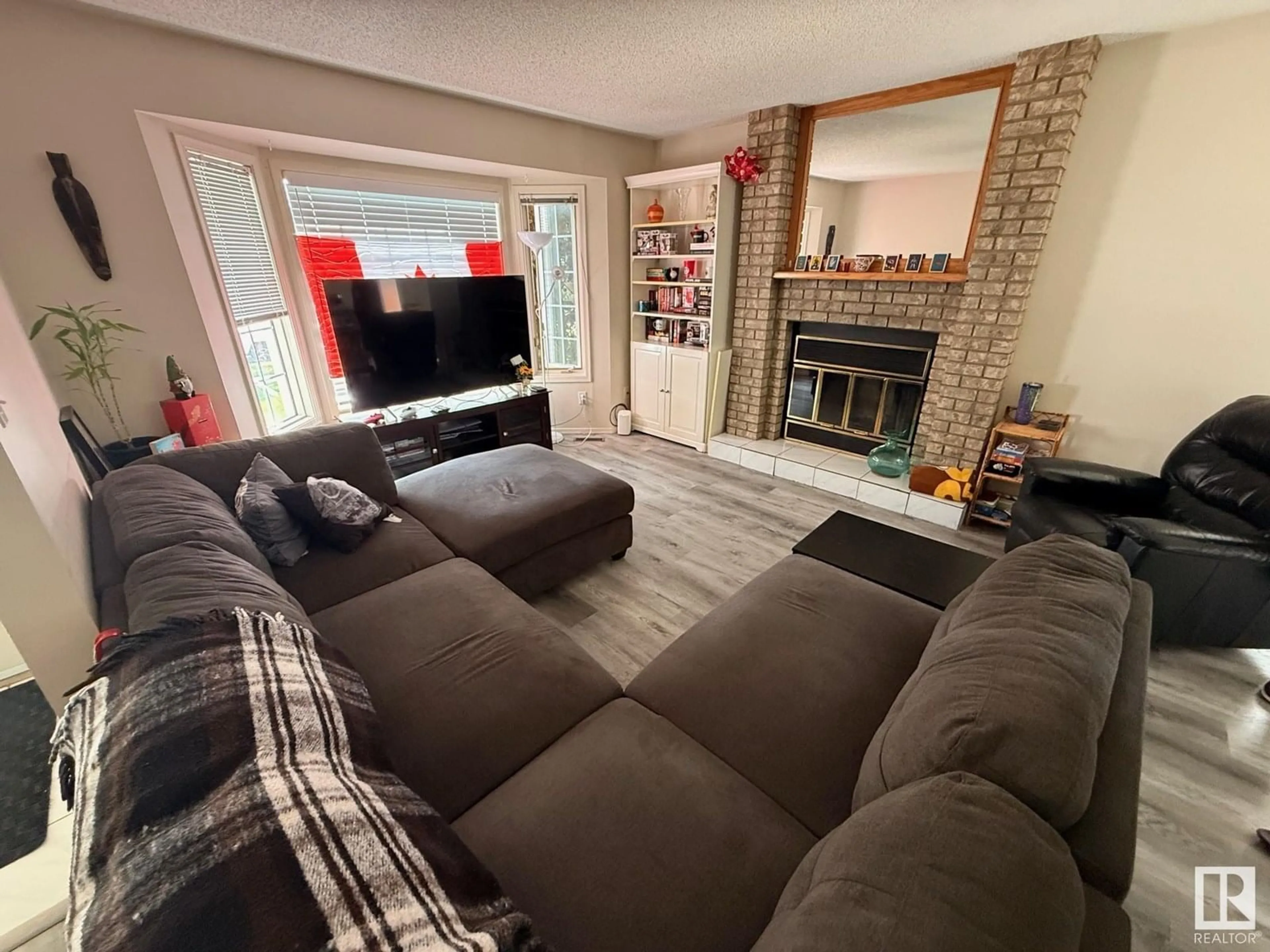 Living room with furniture, unknown for 20 CHEYENNE CR, Sherwood Park Alberta T8H1N2