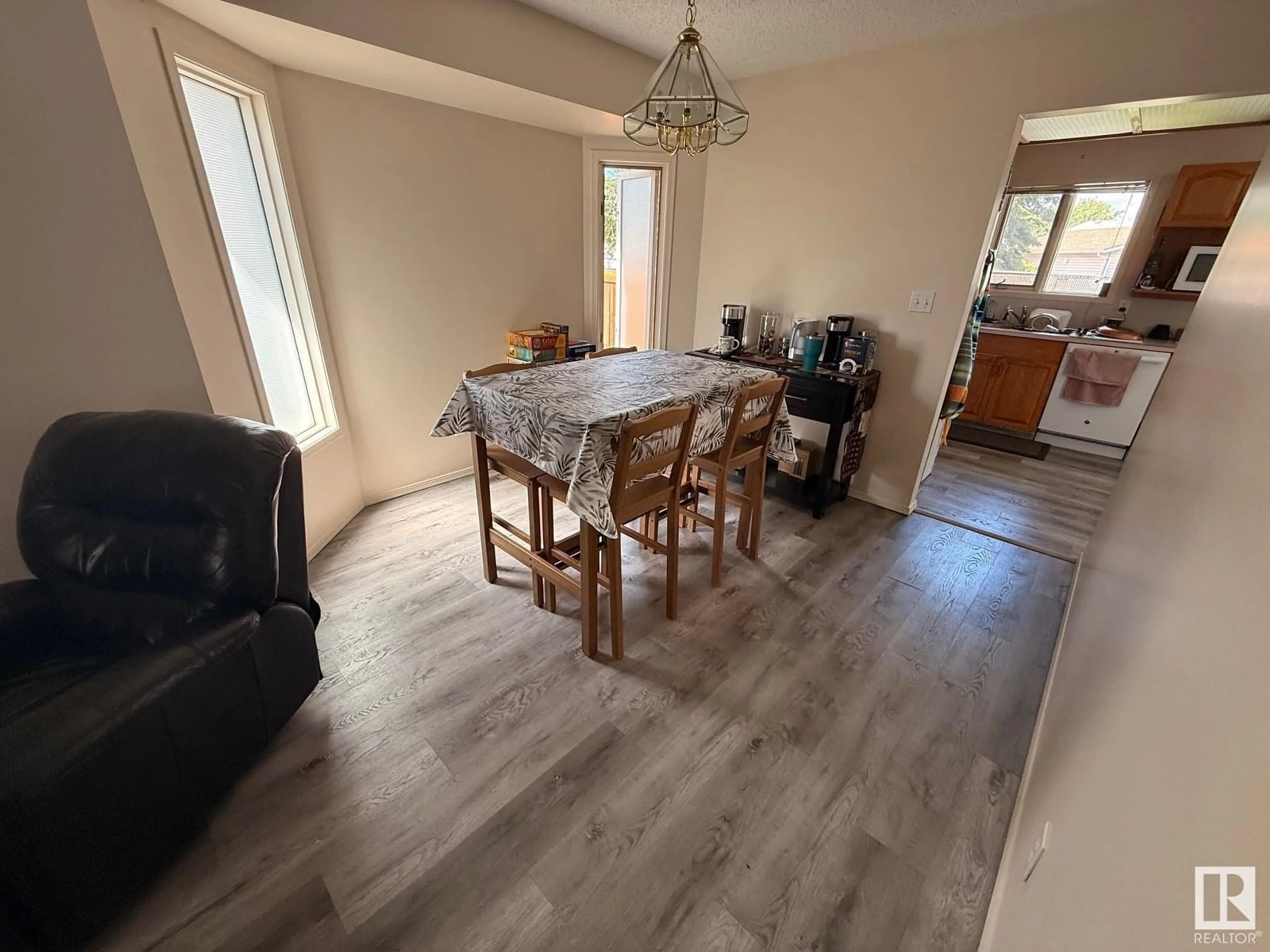 A pic of a room for 20 CHEYENNE CR, Sherwood Park Alberta T8H1N2
