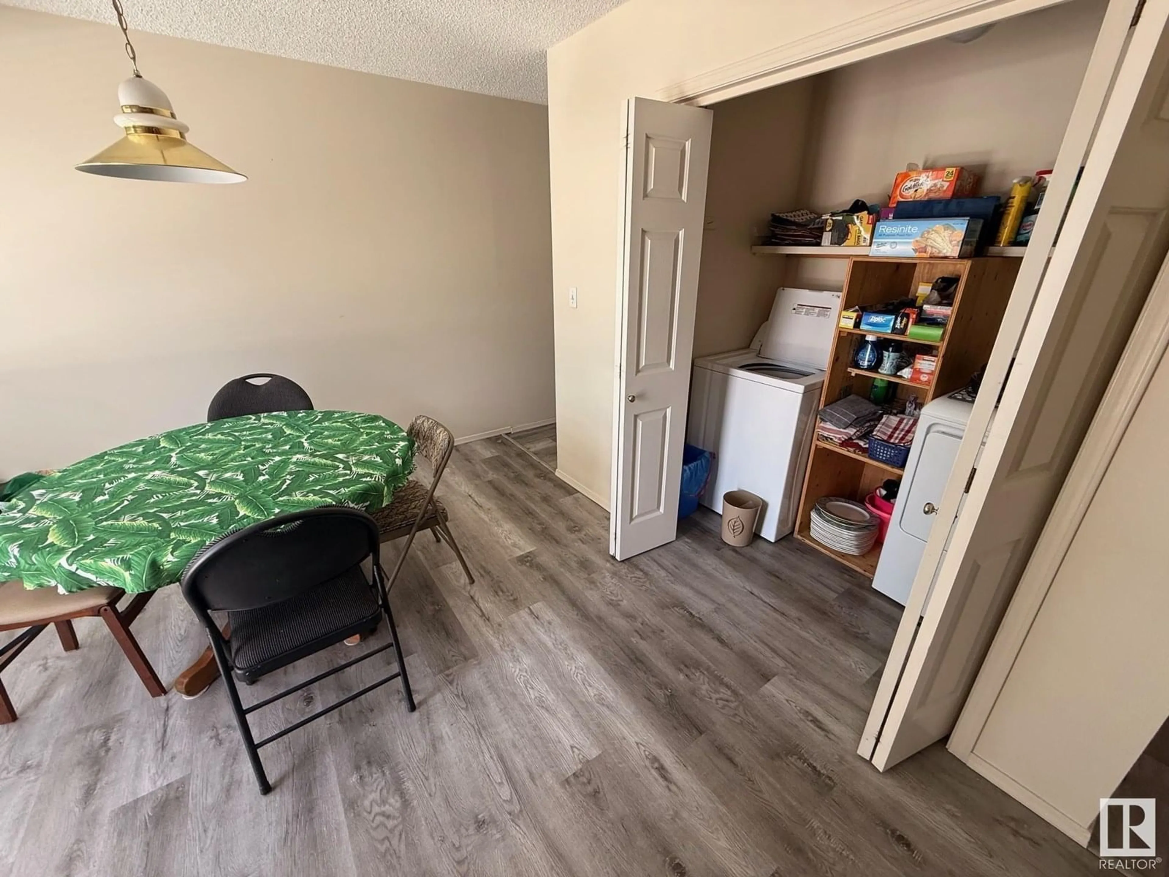 A pic of a room for 20 CHEYENNE CR, Sherwood Park Alberta T8H1N2