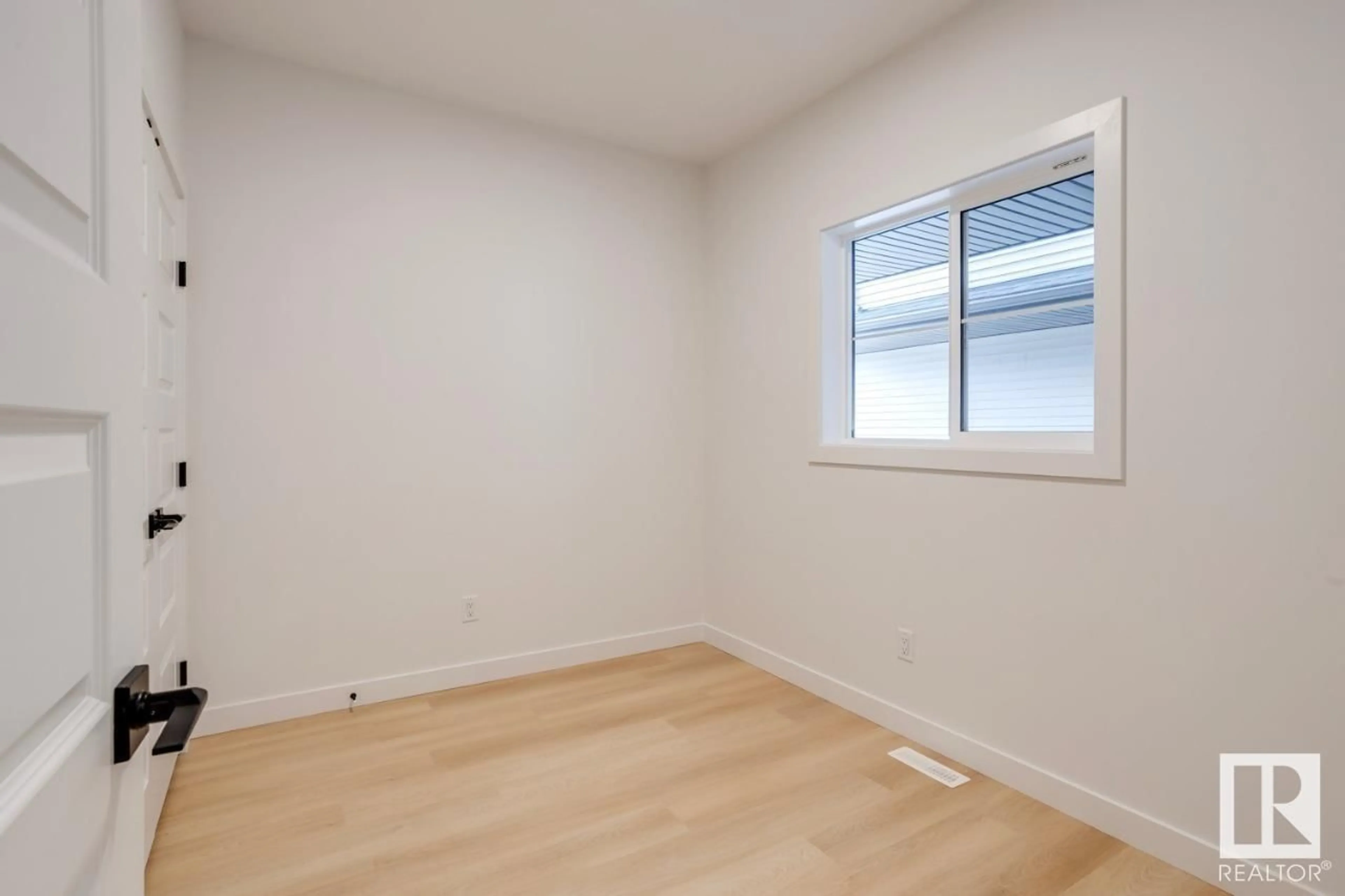 A pic of a room for 1536 GRANT WY, Edmonton Alberta T5T0W2