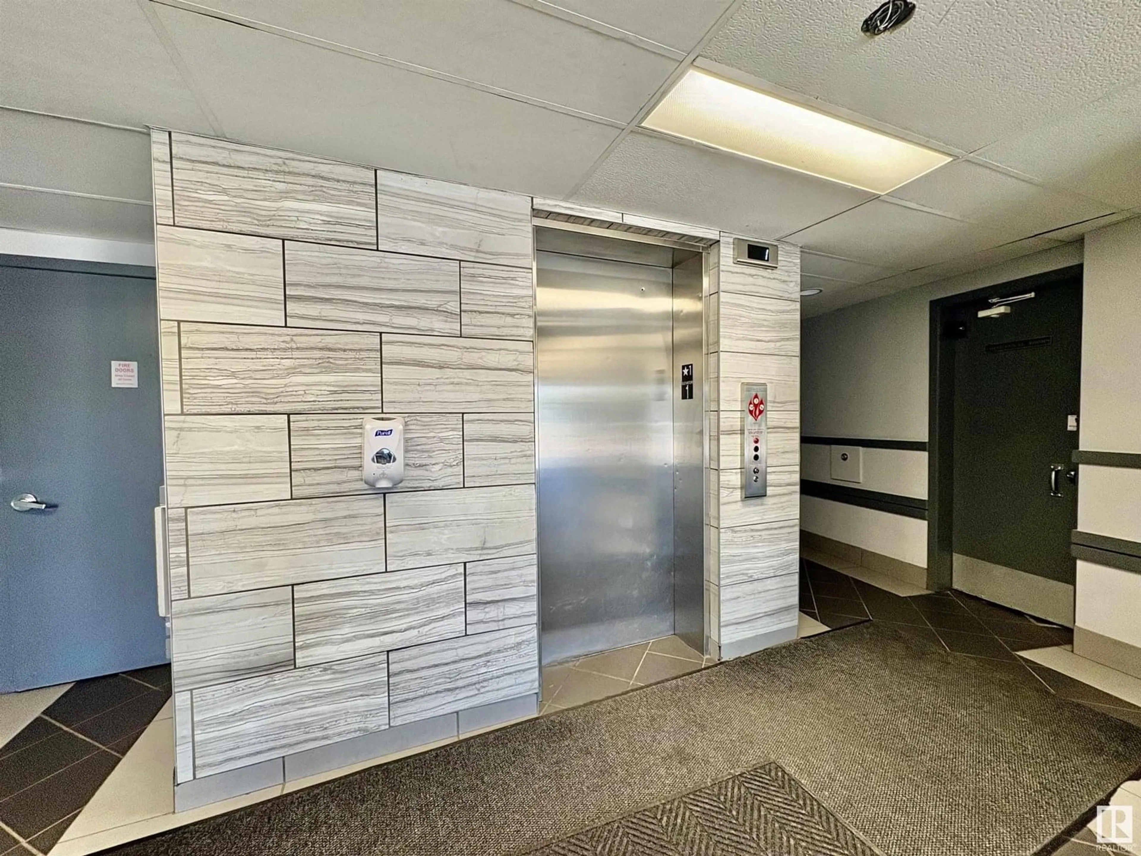 Indoor foyer for #406 - 600 KIRKNESS RD, Edmonton Alberta T5Y2H5