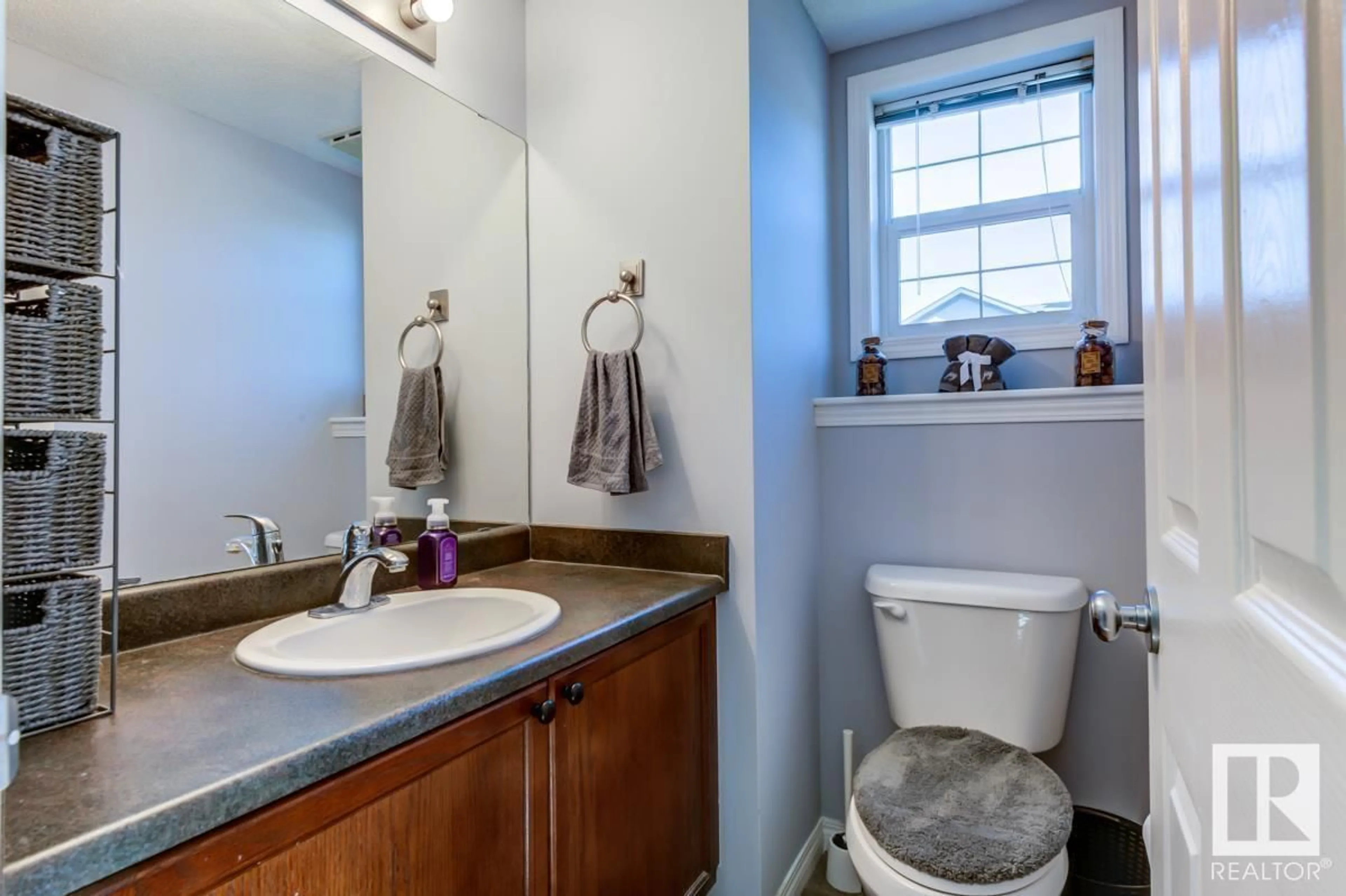Standard bathroom, ceramic/tile floor for 603 62 ST, Edmonton Alberta T6X0G1