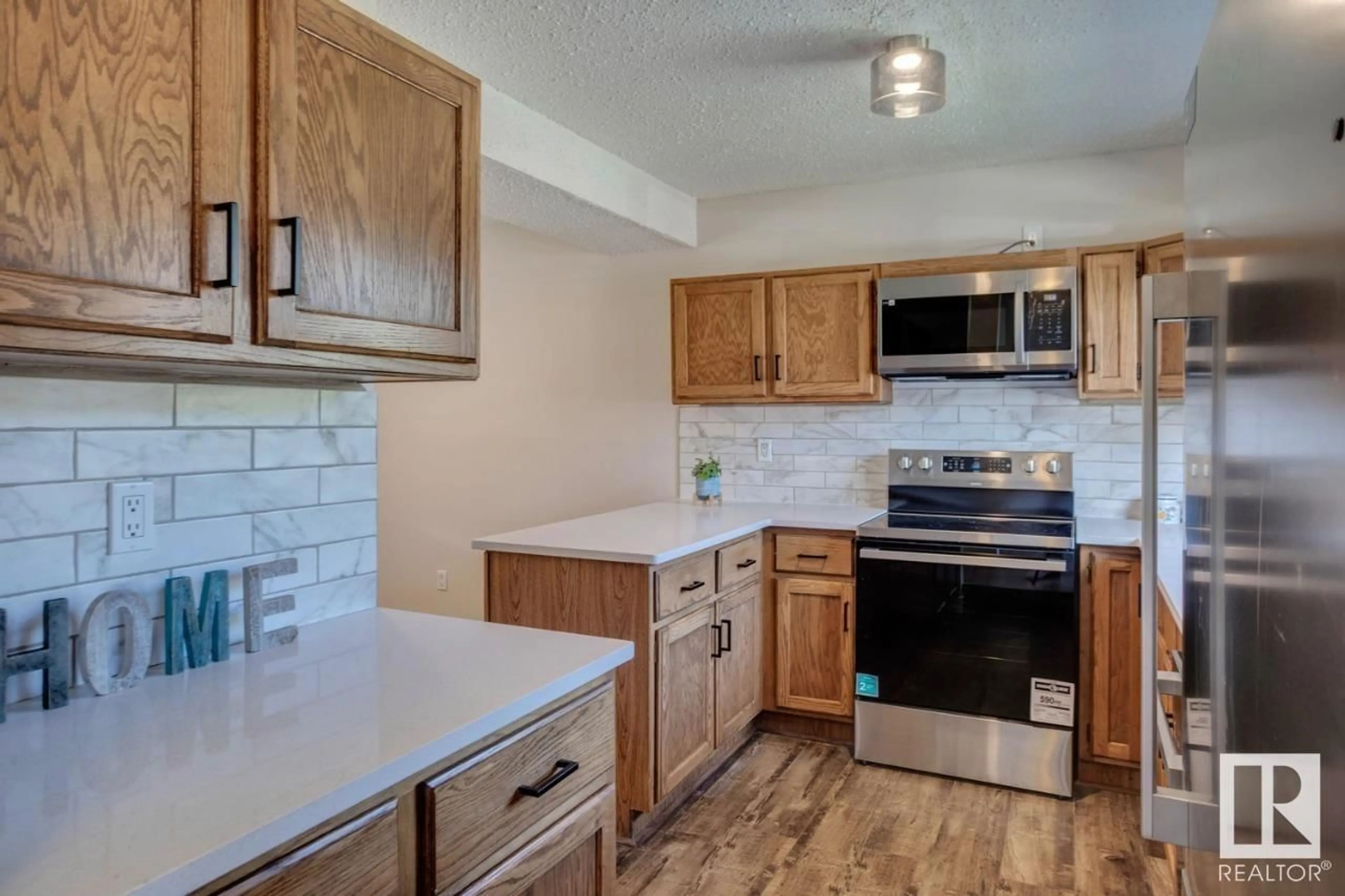 Standard kitchen, unknown for 47 - 3115 119 ST, Edmonton Alberta T6J5N5