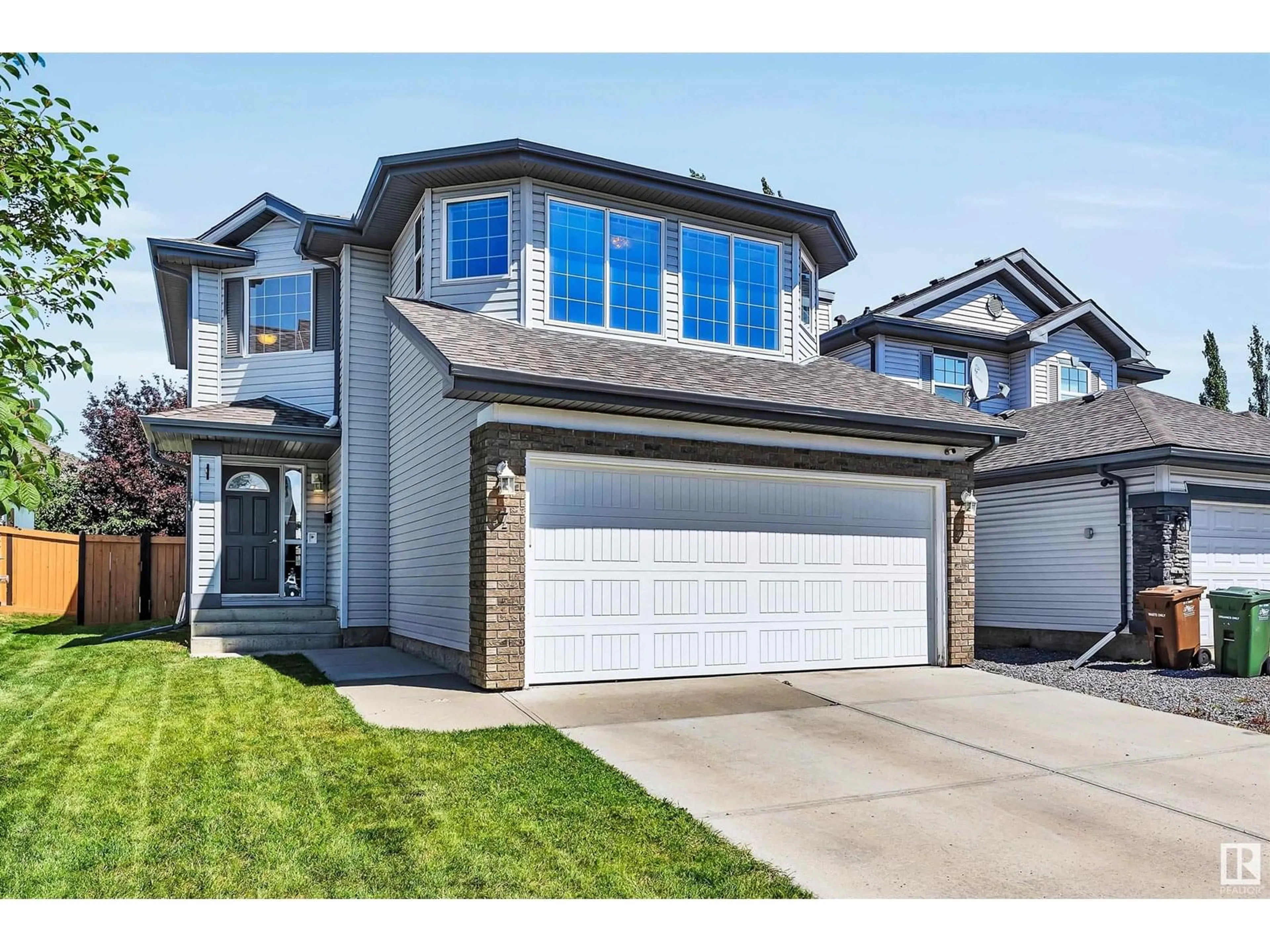 Home with vinyl exterior material, street for 7 NORRIS CR, St. Albert Alberta T8N7M1