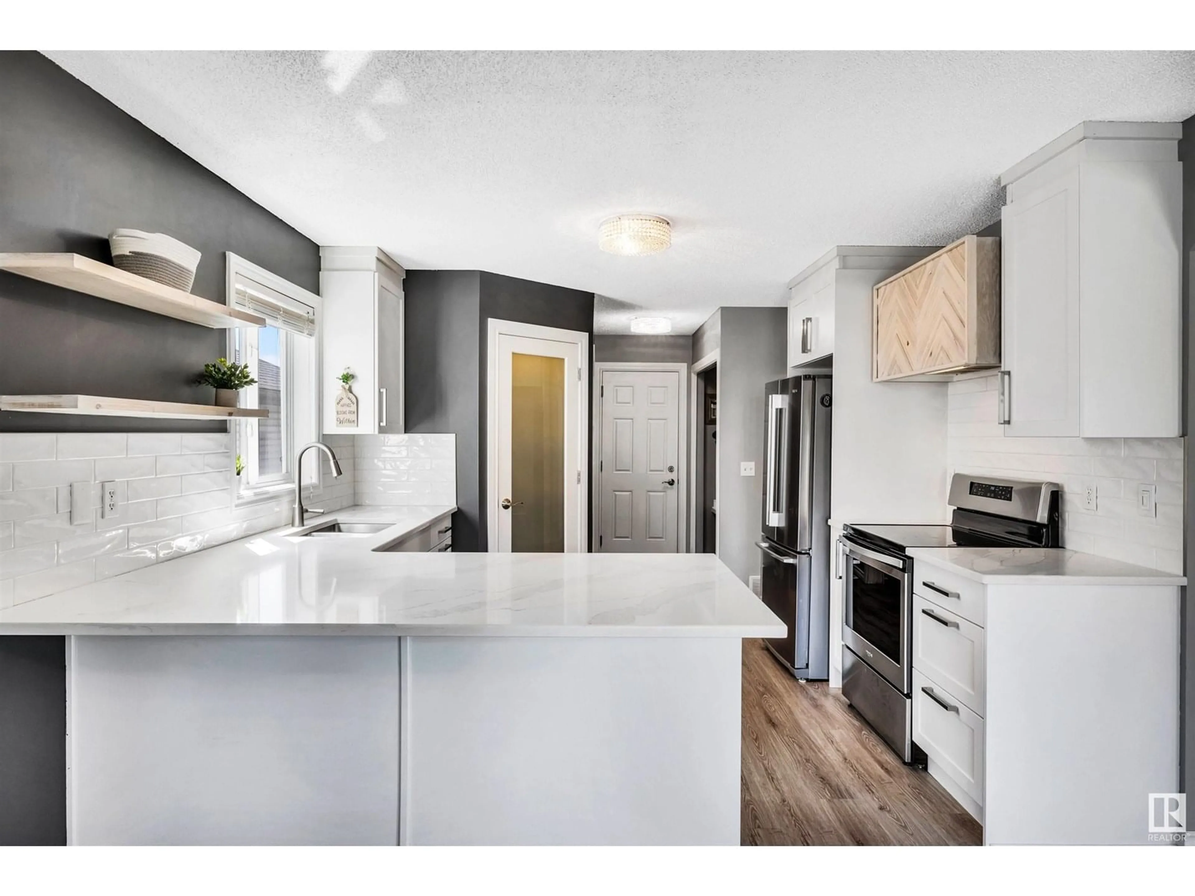 Open concept kitchen, unknown for 7 NORRIS CR, St. Albert Alberta T8N7M1