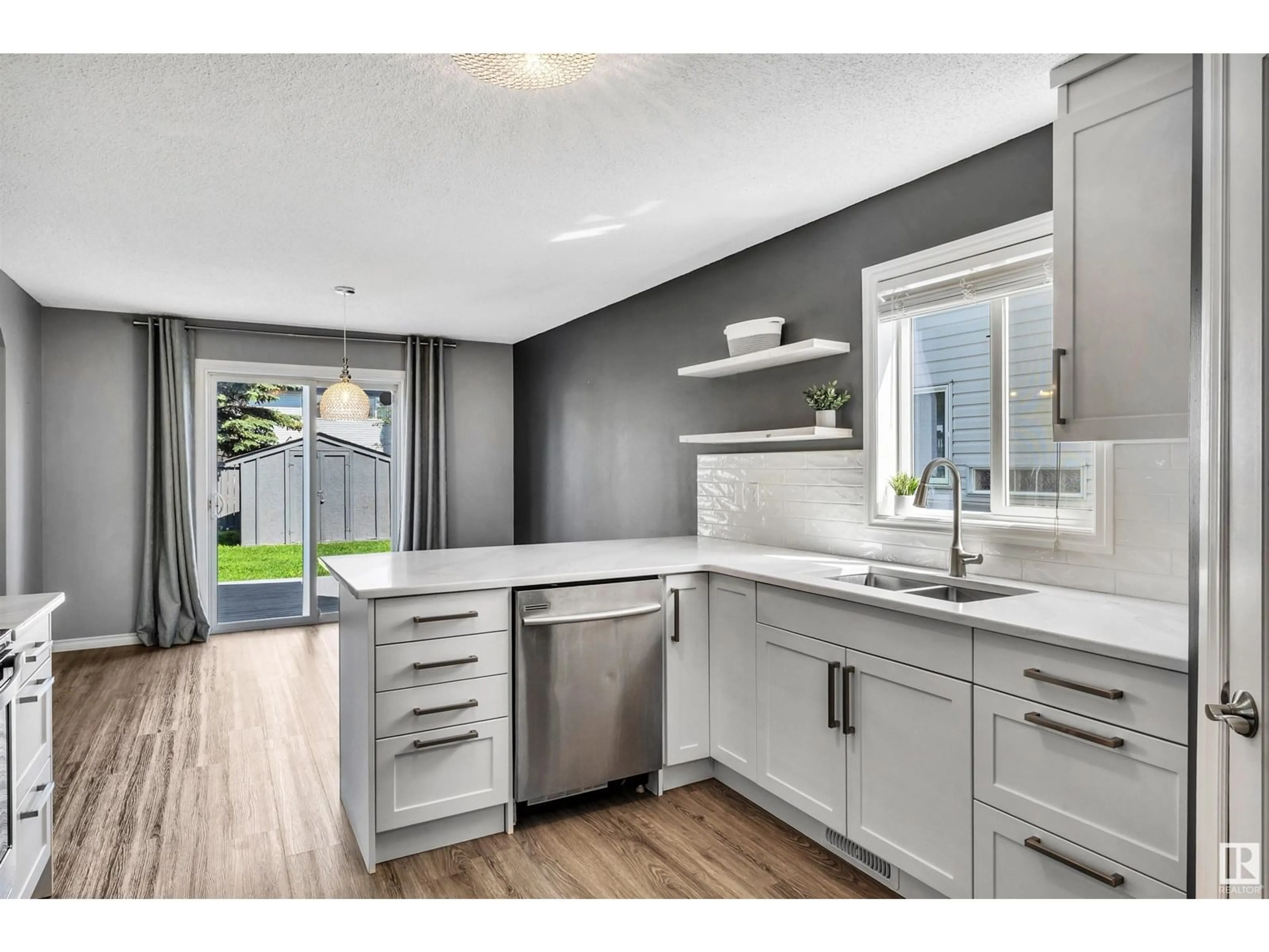 Open concept kitchen, unknown for 7 NORRIS CR, St. Albert Alberta T8N7M1