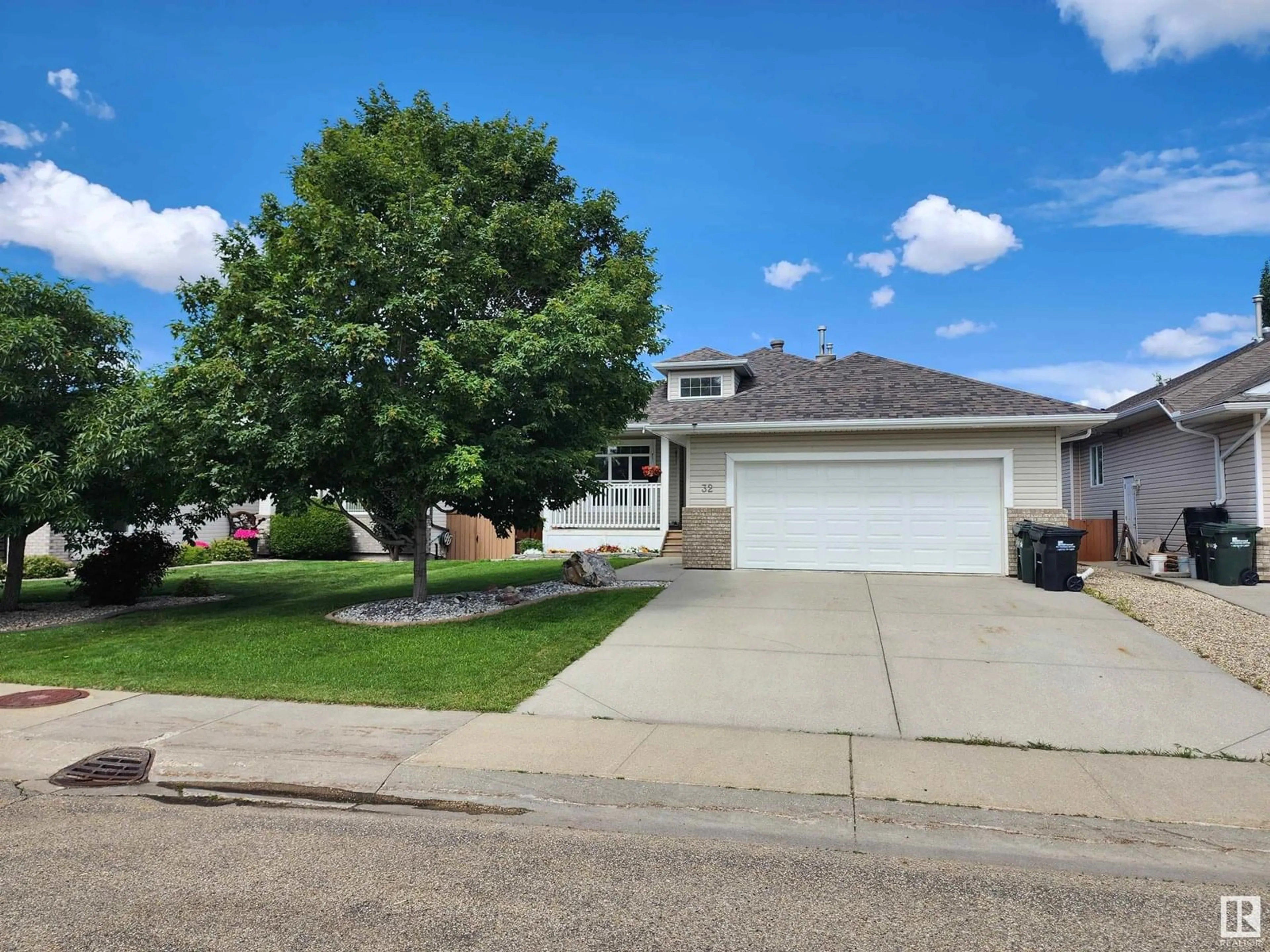 Unknown for 32 CHARLTON WY, Sherwood Park Alberta T8H2C7