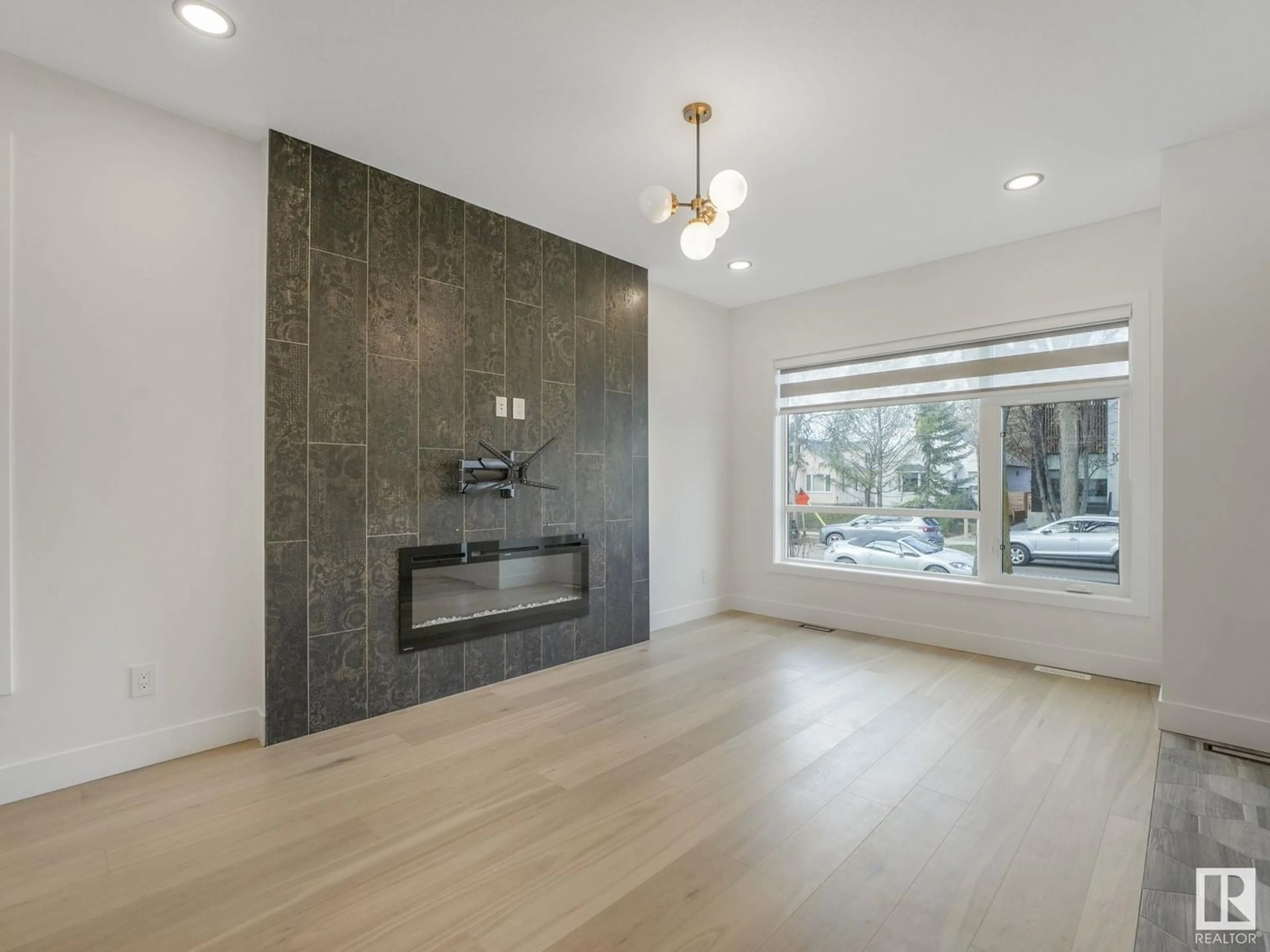 Unknown for 10225 146 ST, Edmonton Alberta T5N3A1