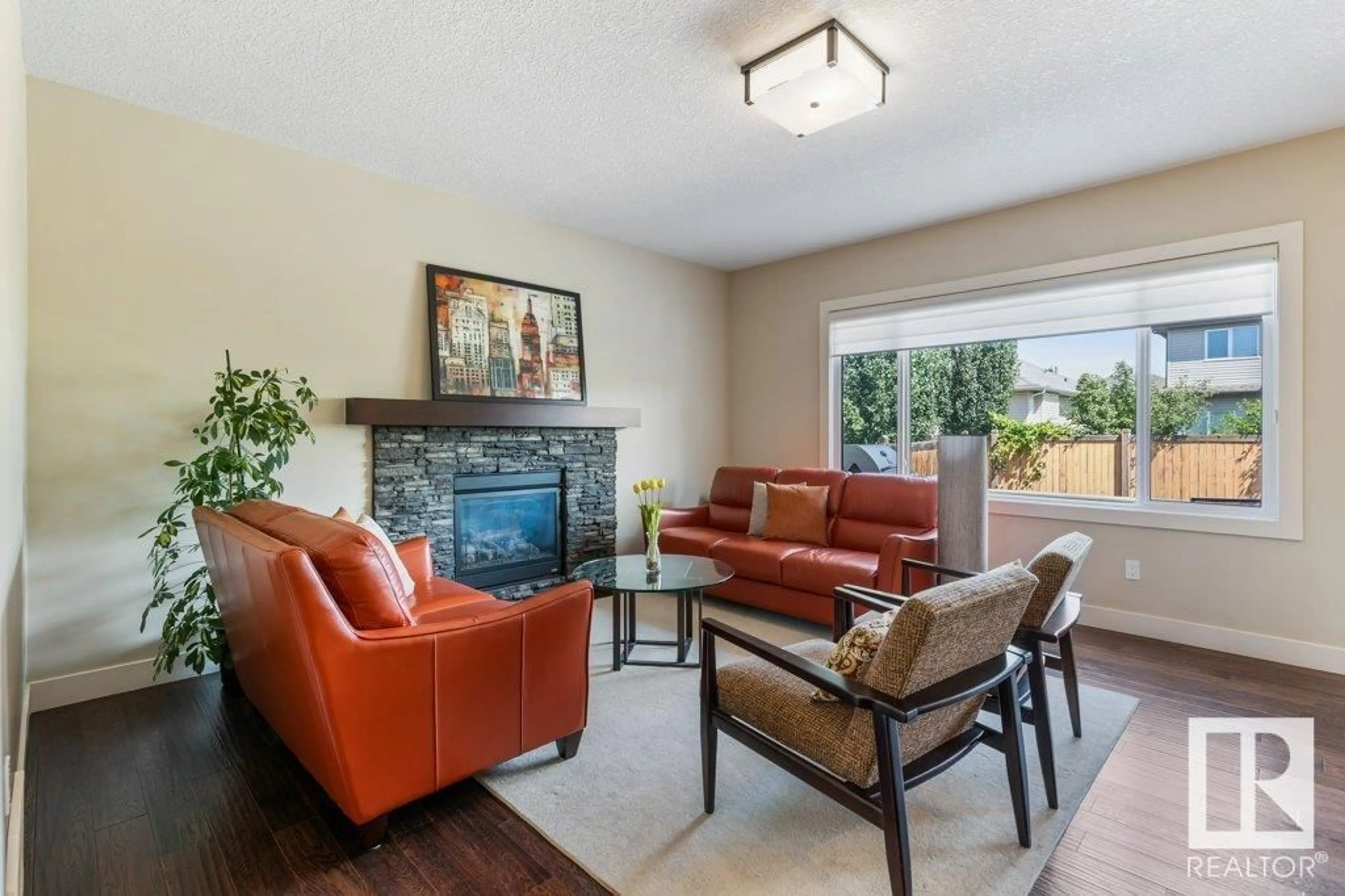 Living room with furniture, unknown for 7 NAULT CR, St. Albert Alberta T8N4C1