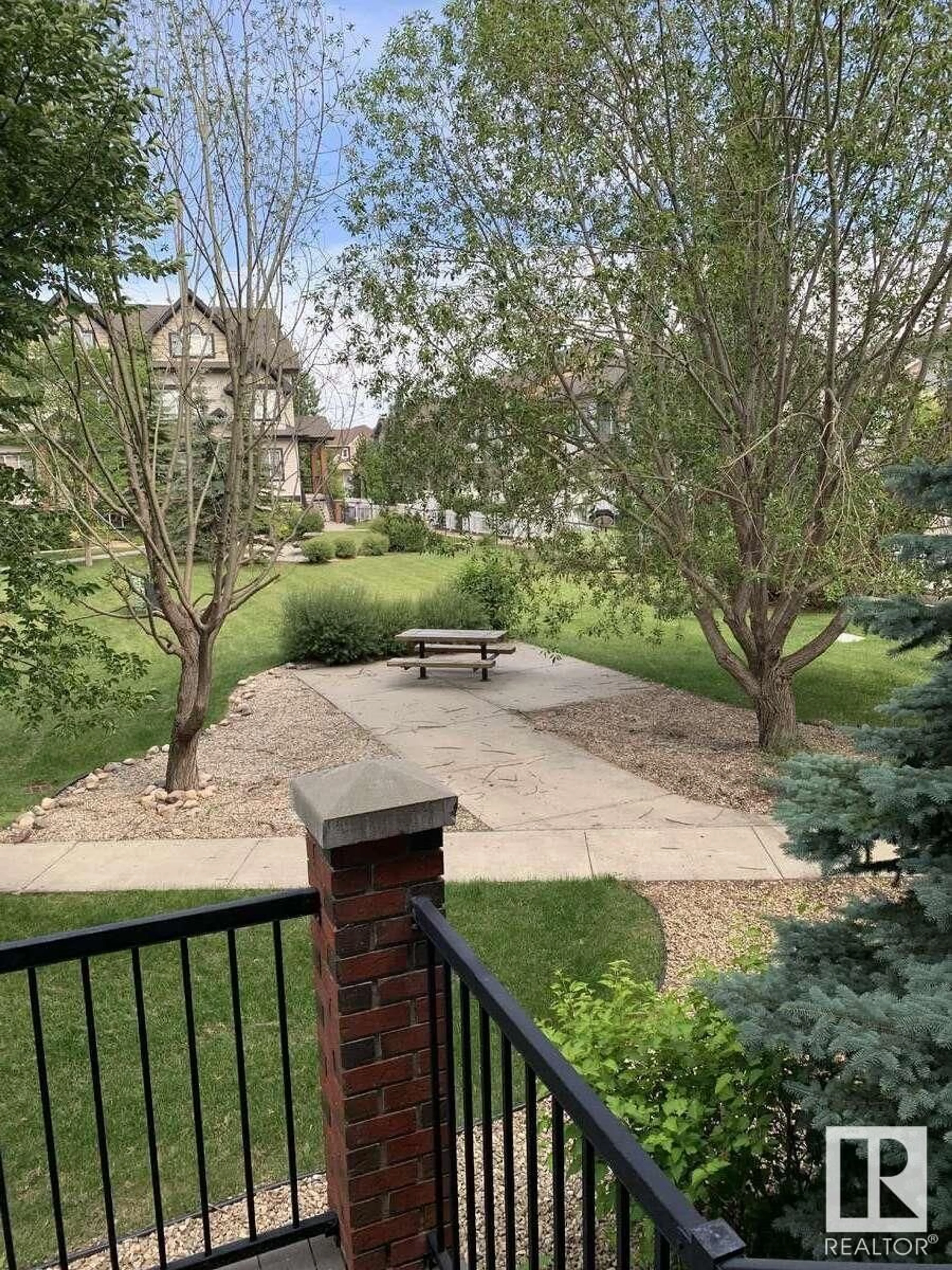 A pic from outside/outdoor area/front of a property/back of a property/a pic from drone, unknown for #33 - 4821 TERWILLEGAR CM, Edmonton Alberta T6R0C5