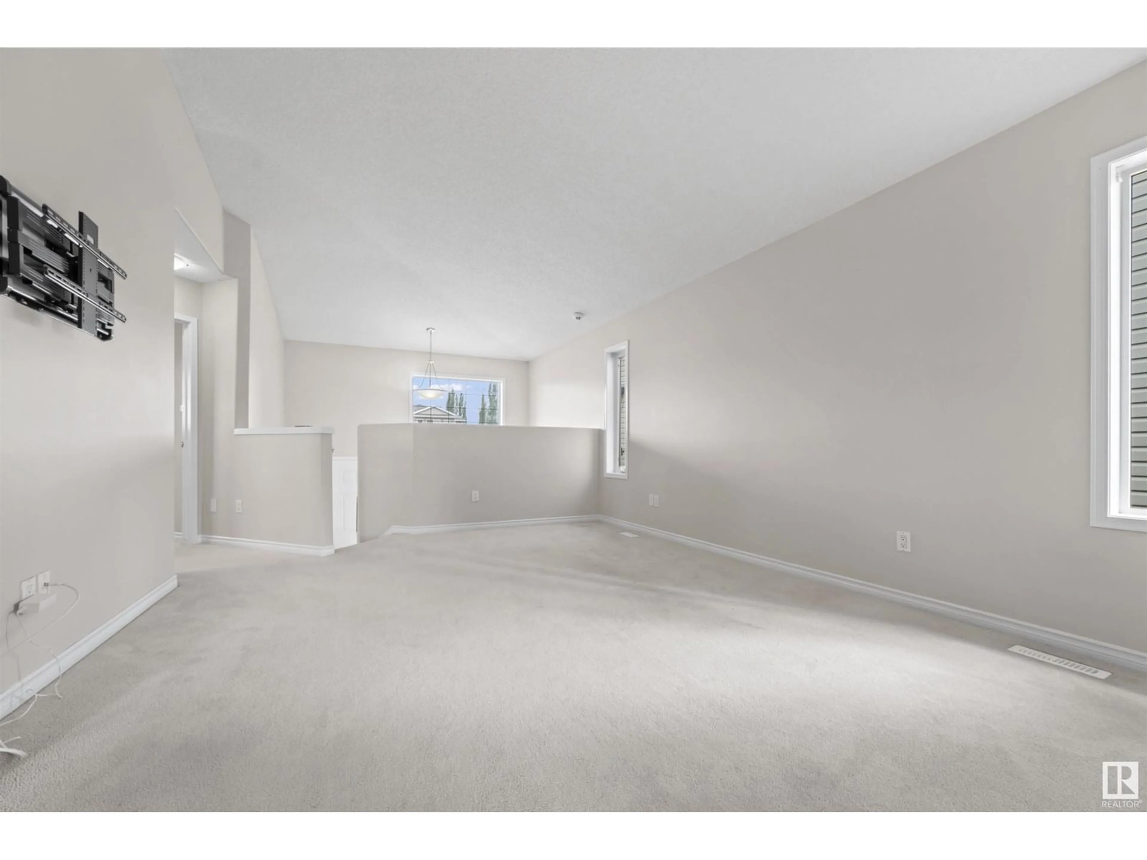 A pic of a room for 3219 24 AV, Edmonton Alberta T6T0C9