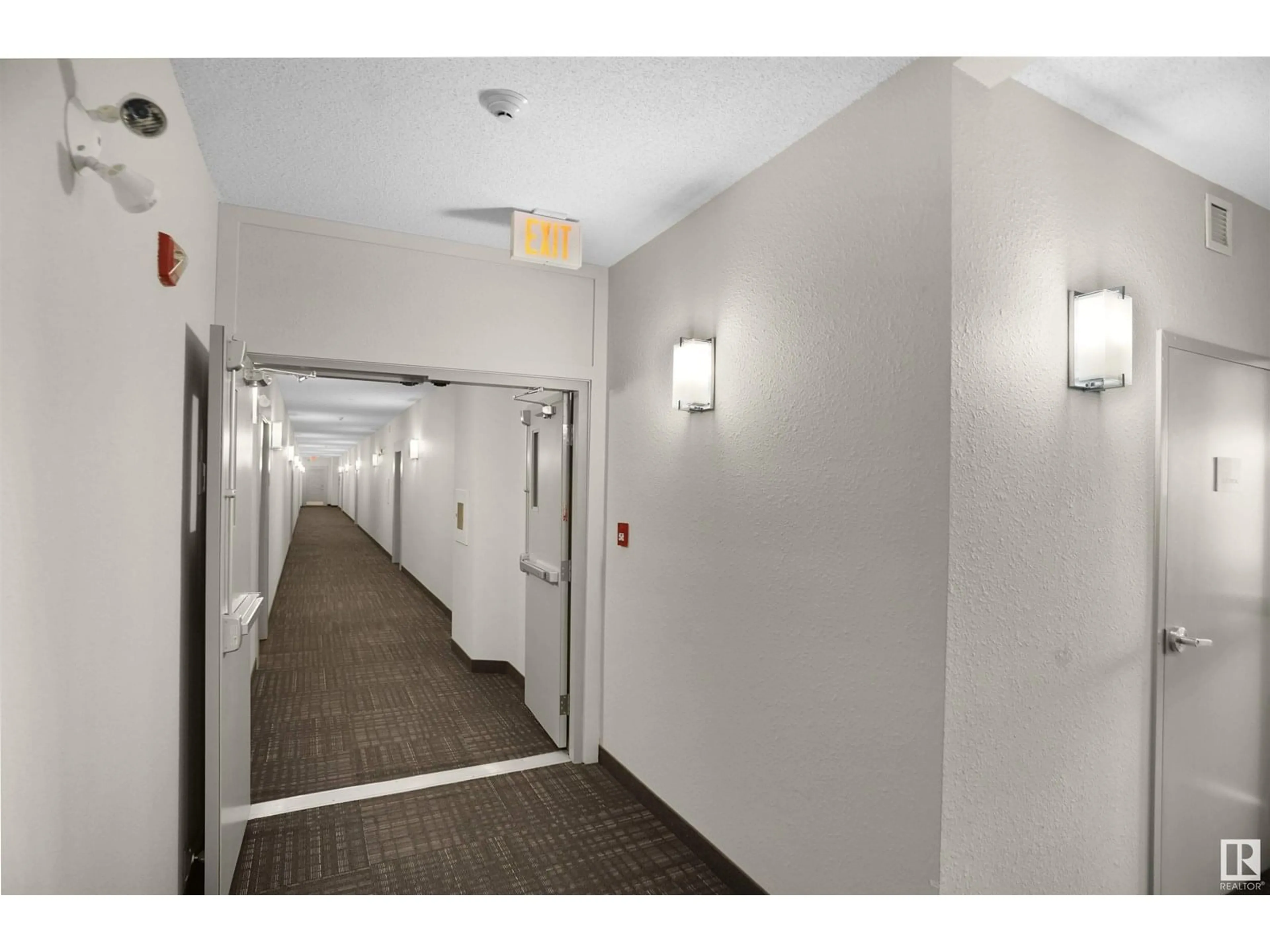 Indoor foyer for #304 - 320 AMBLESIDE LINK, Edmonton Alberta T6W2Z9