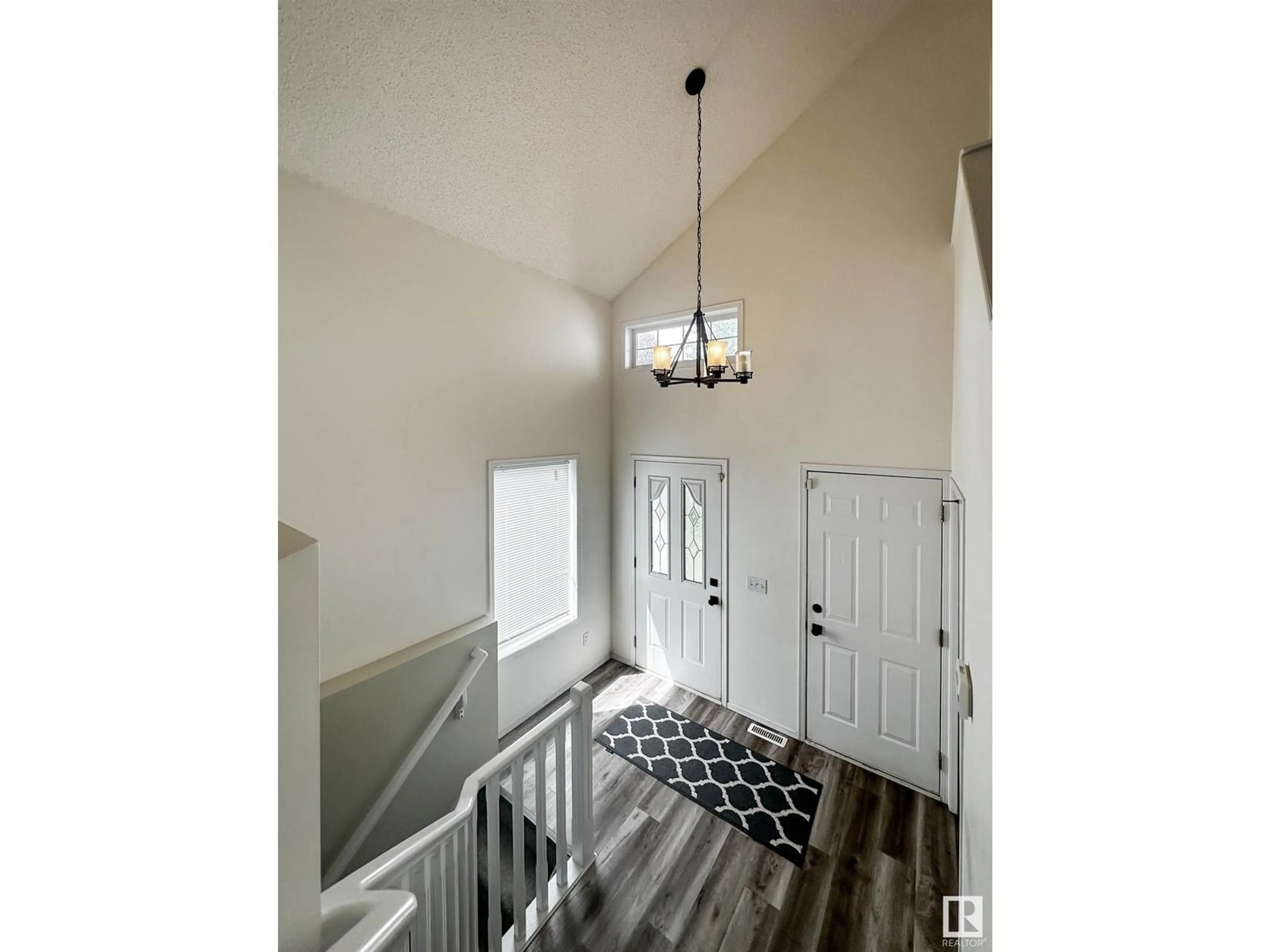 Indoor entryway for 68 NEWMARKET WY, St. Albert Alberta T8N7B8