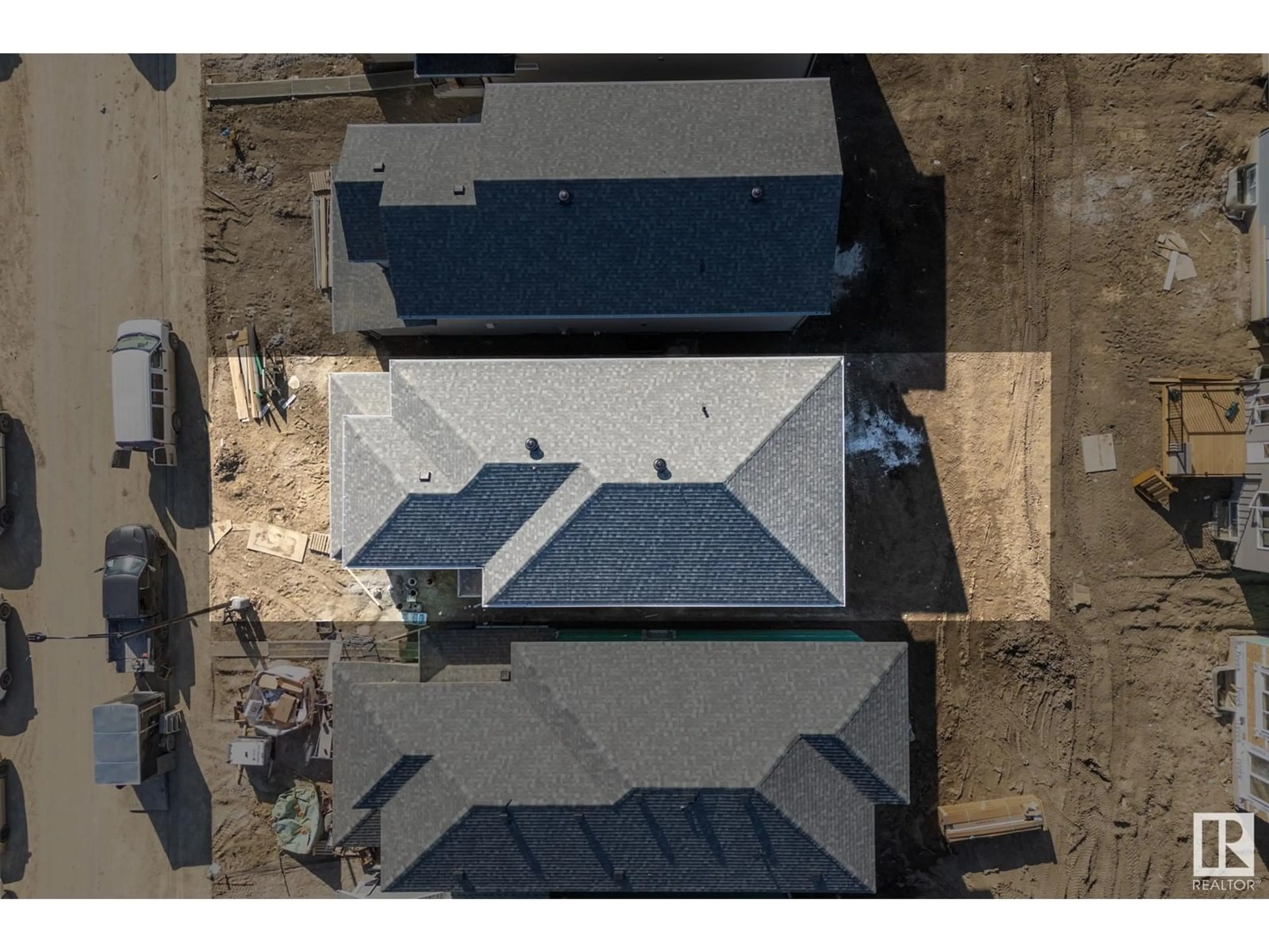 A pic from outside/outdoor area/front of a property/back of a property/a pic from drone, street for 6314 KING WD, Edmonton Alberta T6W5G4