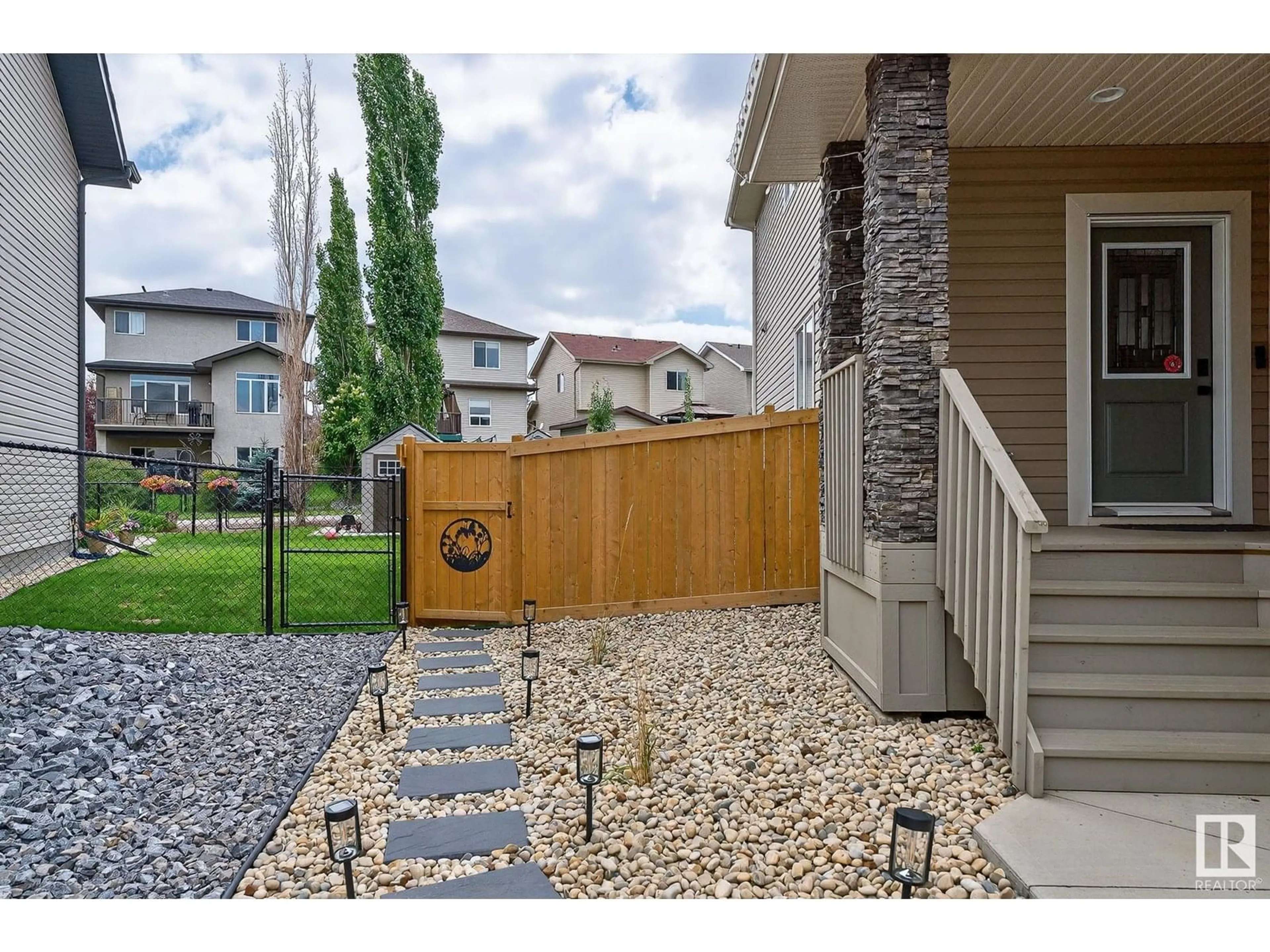 Patio, street for 91 SPRUCE GARDENS CR, Spruce Grove Alberta T7X0J9