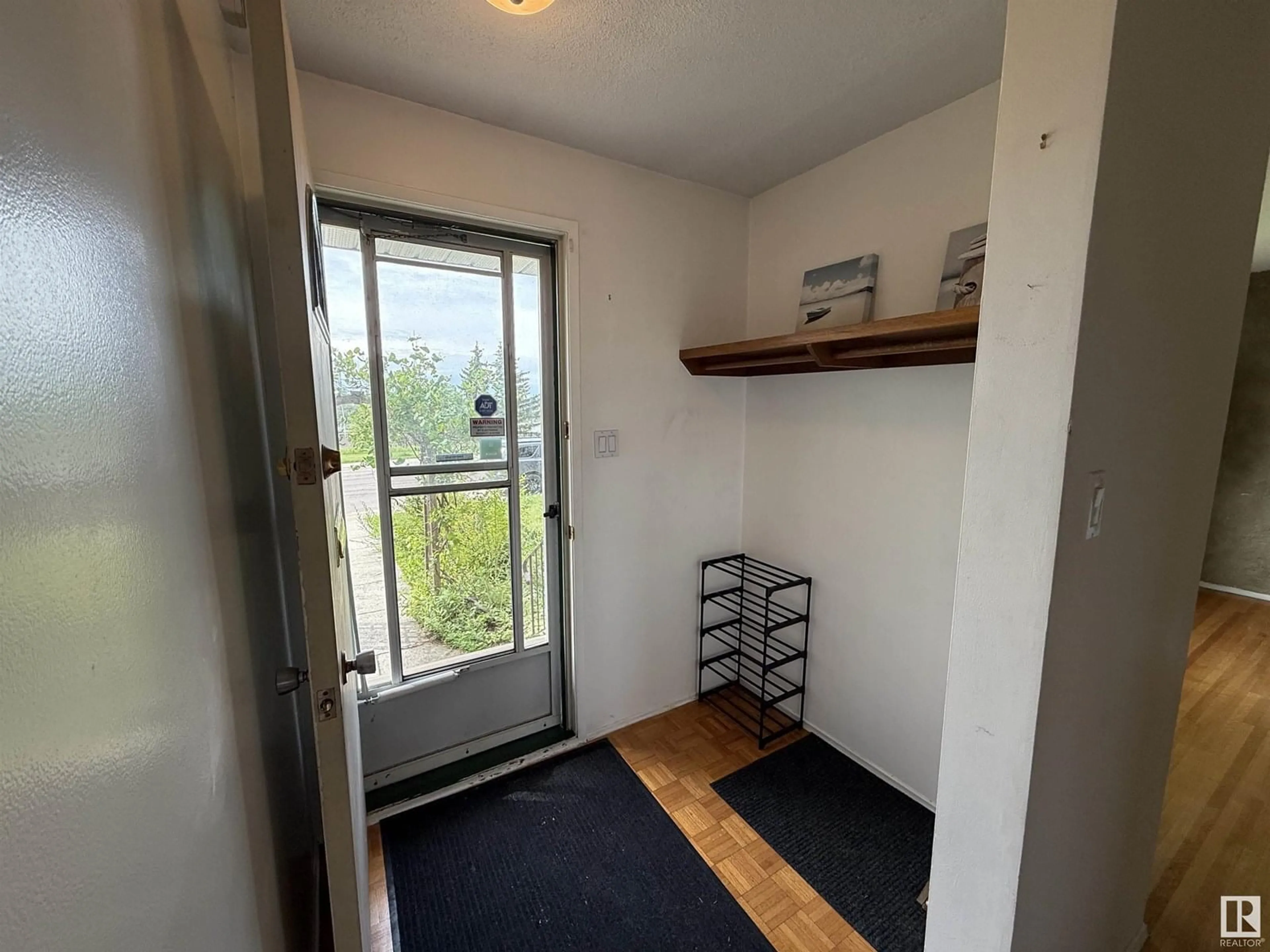 A pic of a room for 3516 104 AV, Edmonton Alberta T5W0B2