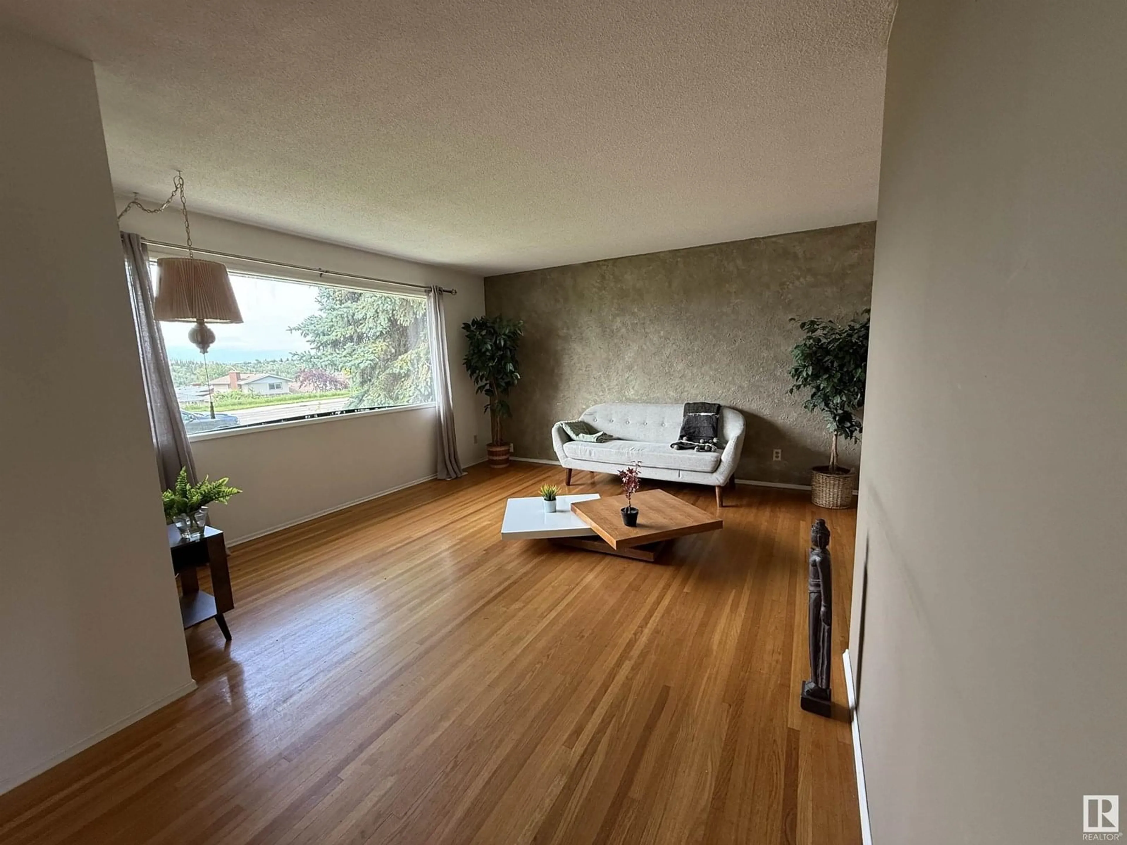 A pic of a room for 3516 104 AV, Edmonton Alberta T5W0B2
