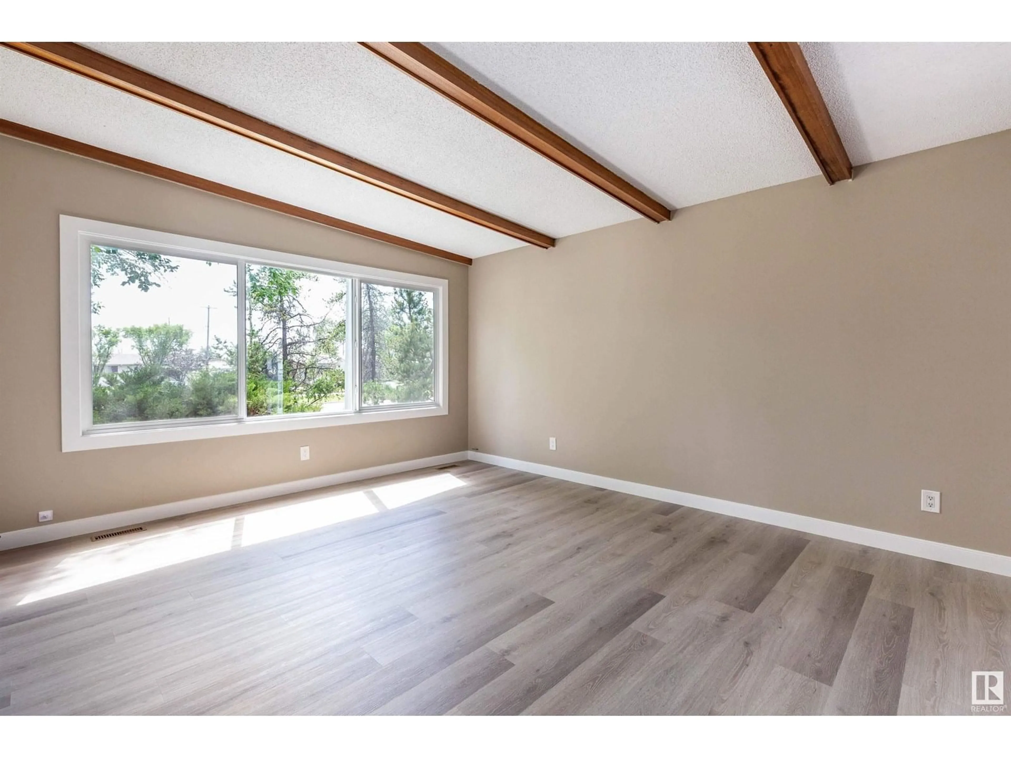 A pic of a room for 7208 137 AV, Edmonton Alberta T5C2L5