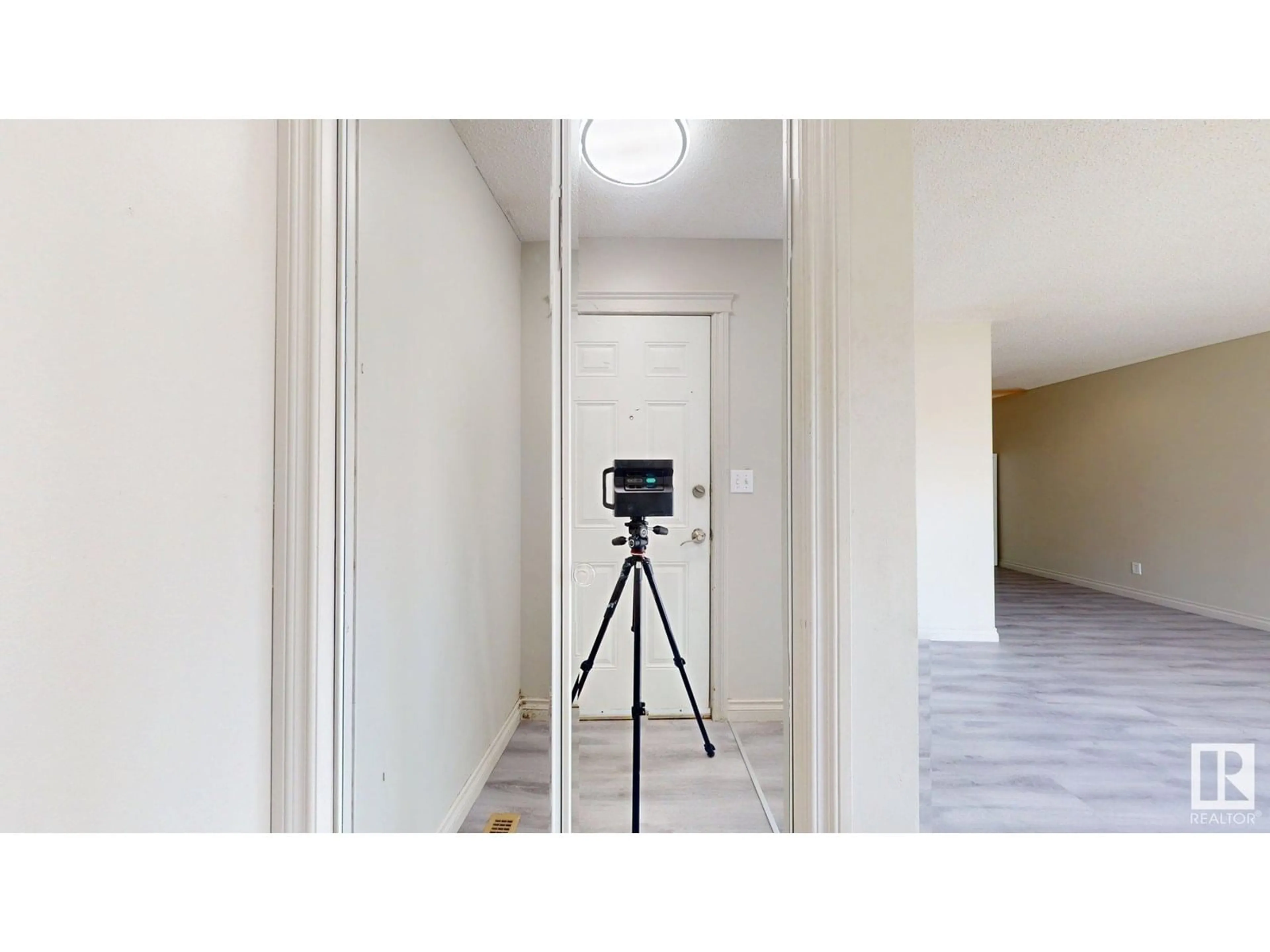A pic of a room for 1508 62 ST, Edmonton Alberta T6L1S8