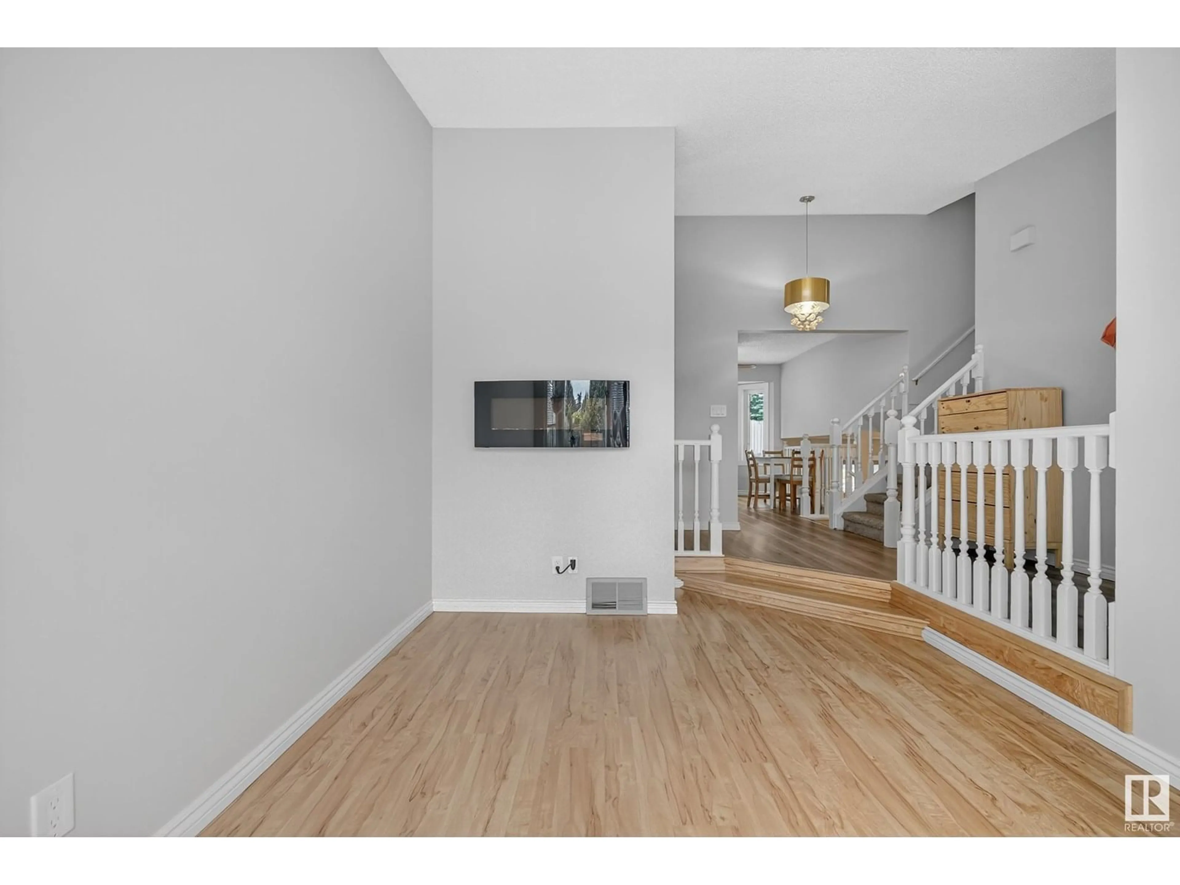 Unknown for NW - 6216 152C AV, Edmonton Alberta T5A4V7