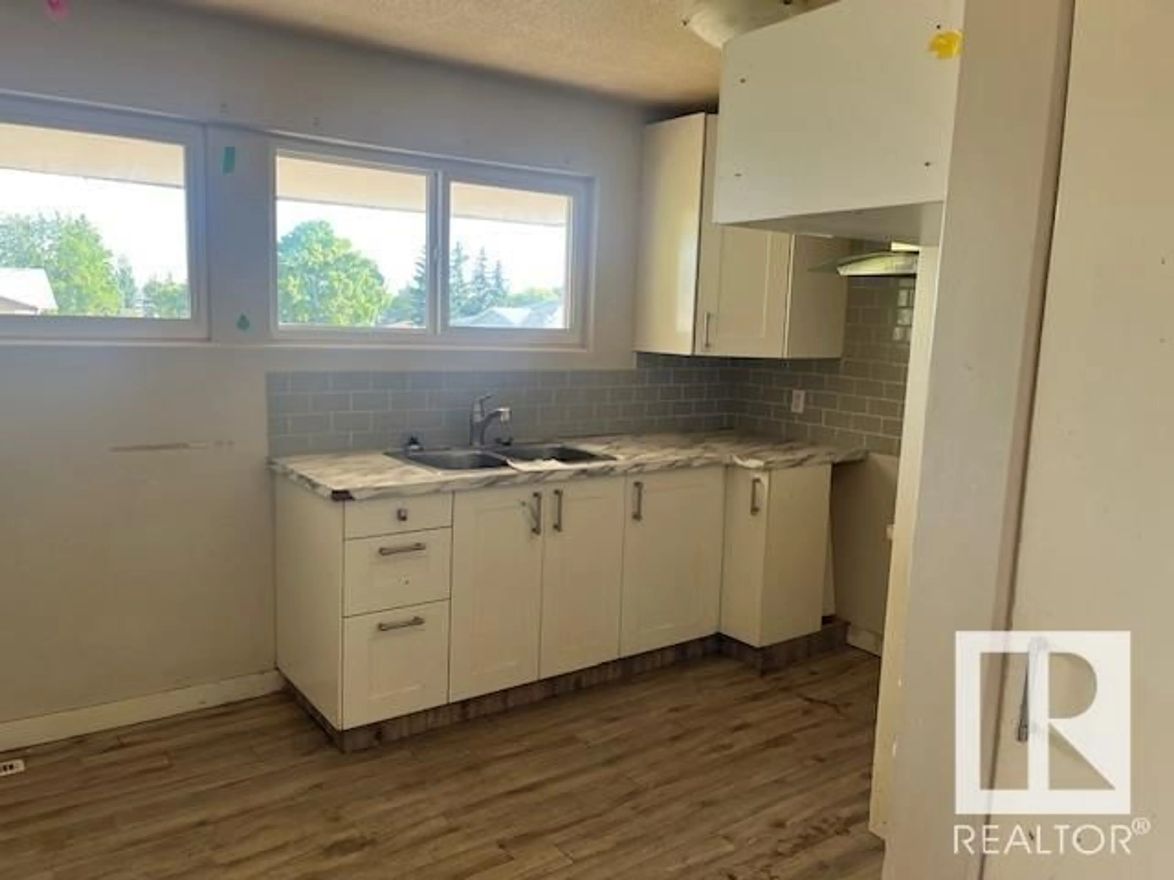 Standard kitchen, wood/laminate floor for 4312 53 AV, Barrhead Alberta T7N1J8
