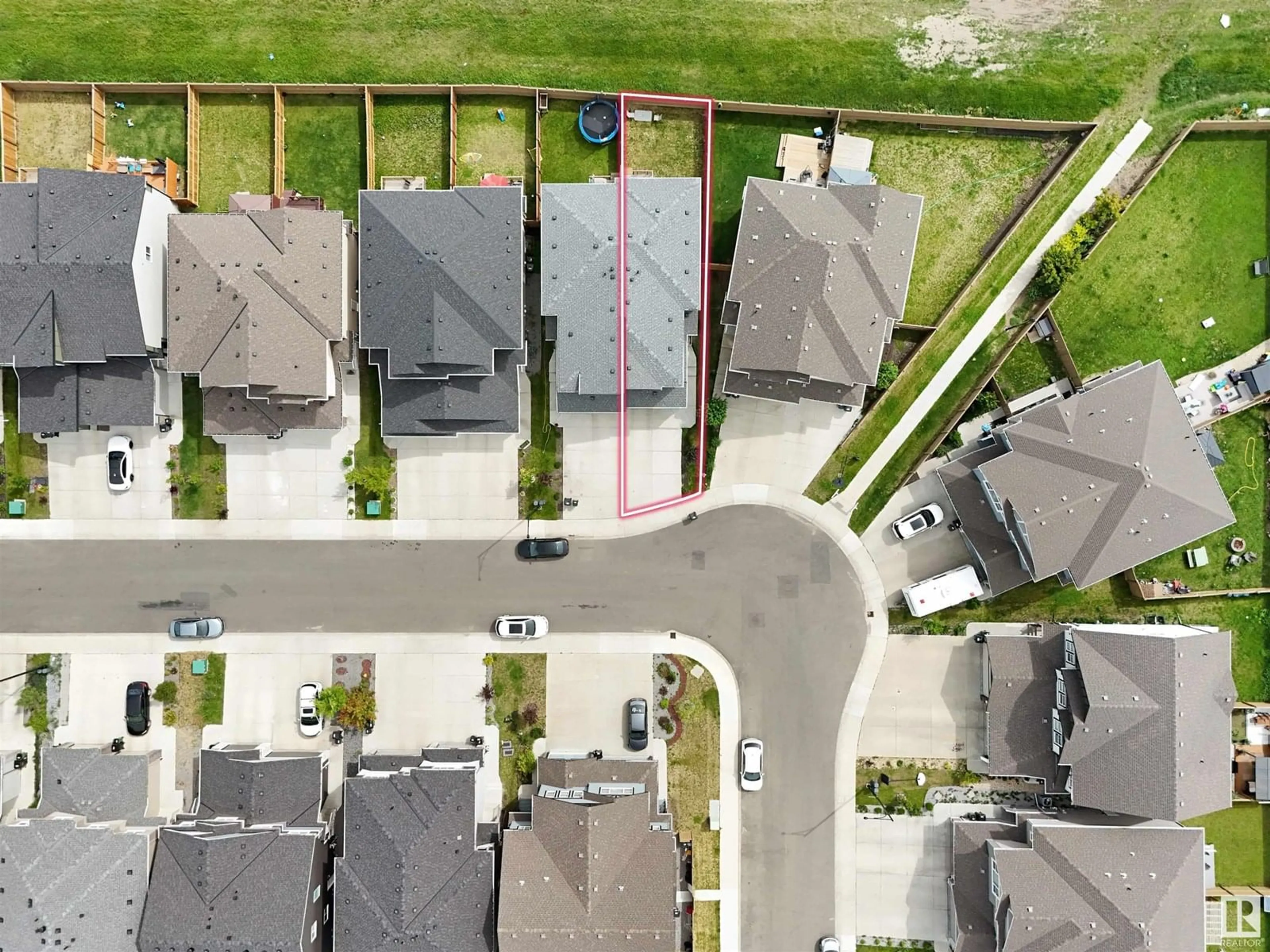 A pic from outside/outdoor area/front of a property/back of a property/a pic from drone, street for 6515 167A AV, Edmonton Alberta T5Y3P7