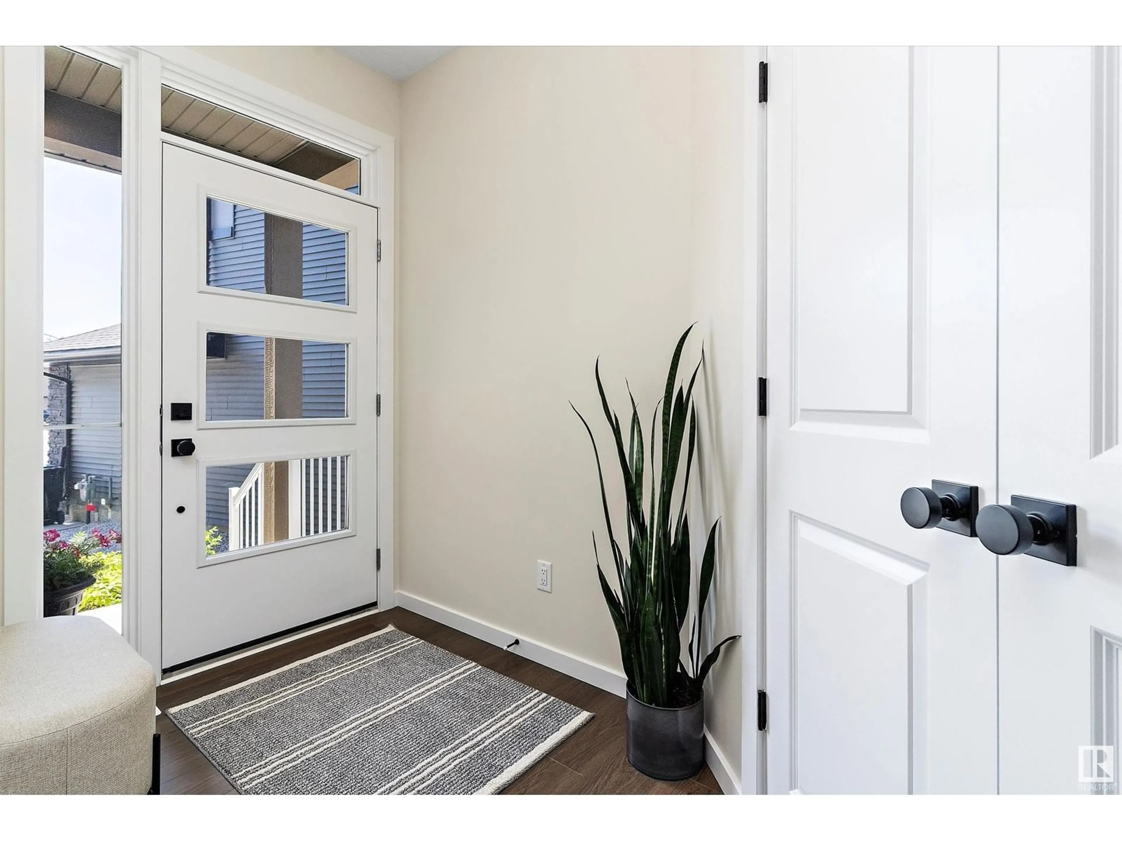 Indoor entryway for NW - 16939 49 ST, Edmonton Alberta T5Y5G9