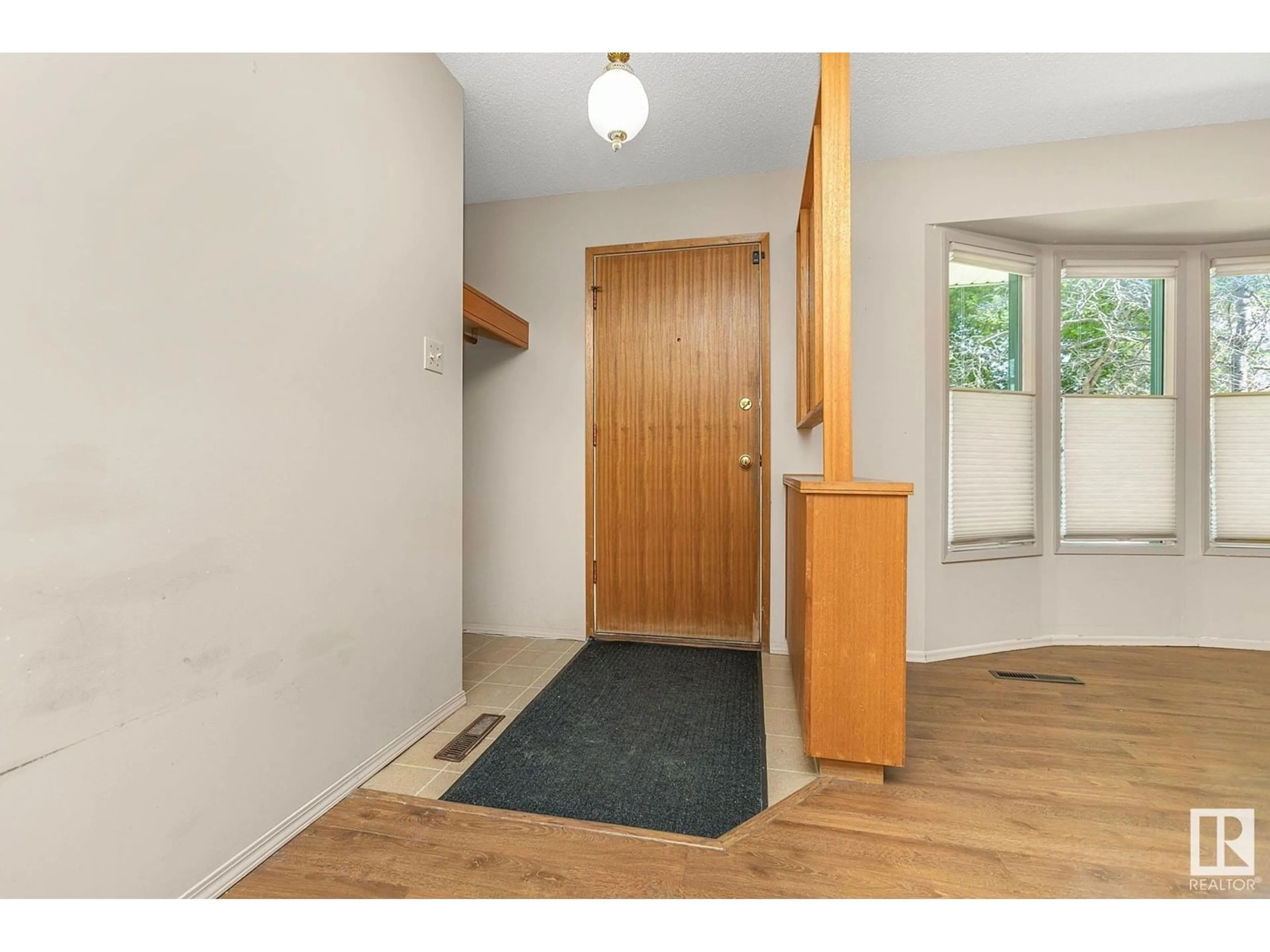 Indoor entryway for 35 IVY CR, Sherwood Park Alberta T8A1W3