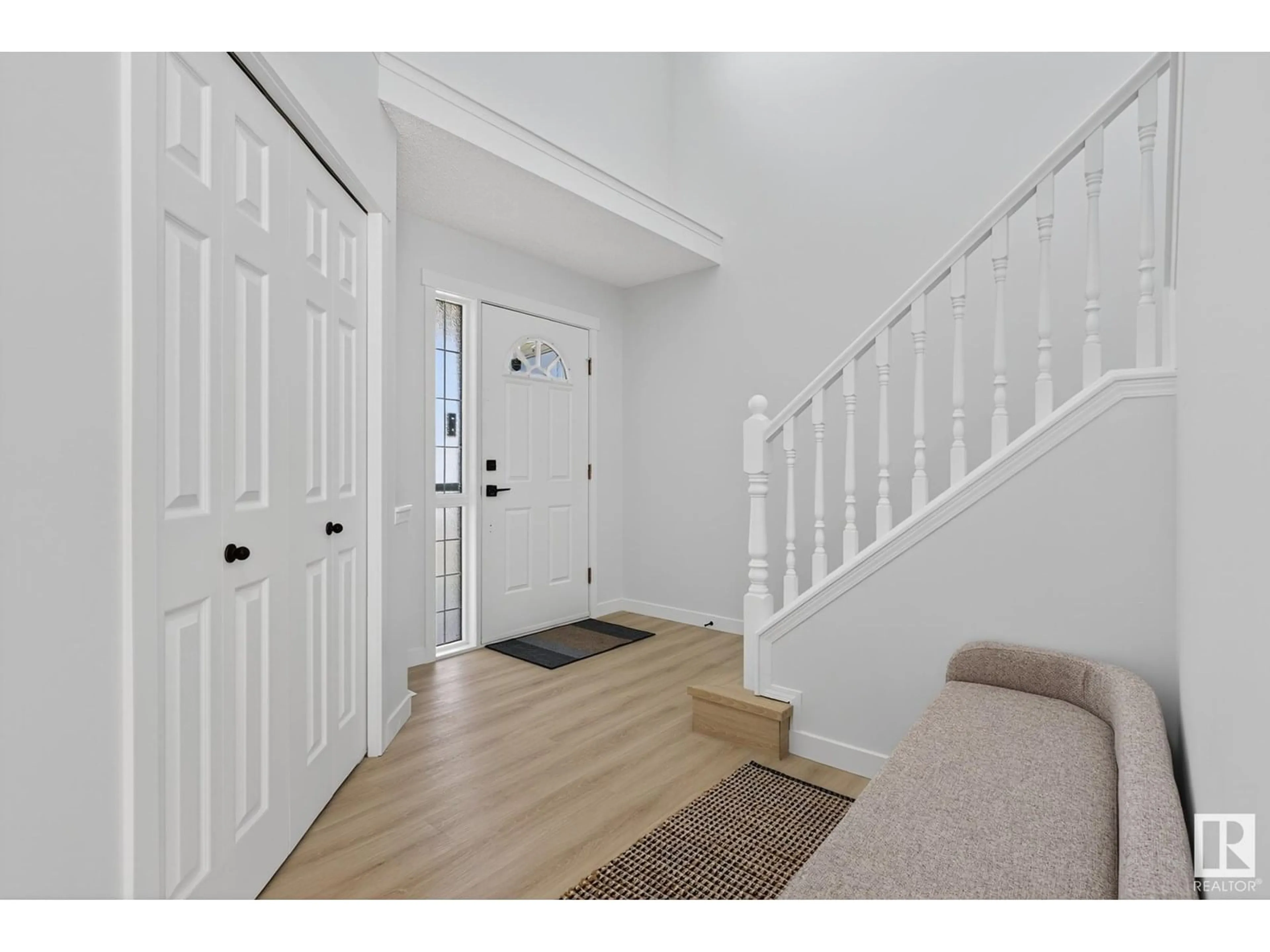 Indoor entryway for 168 WARD CR, Edmonton Alberta T6T1M6