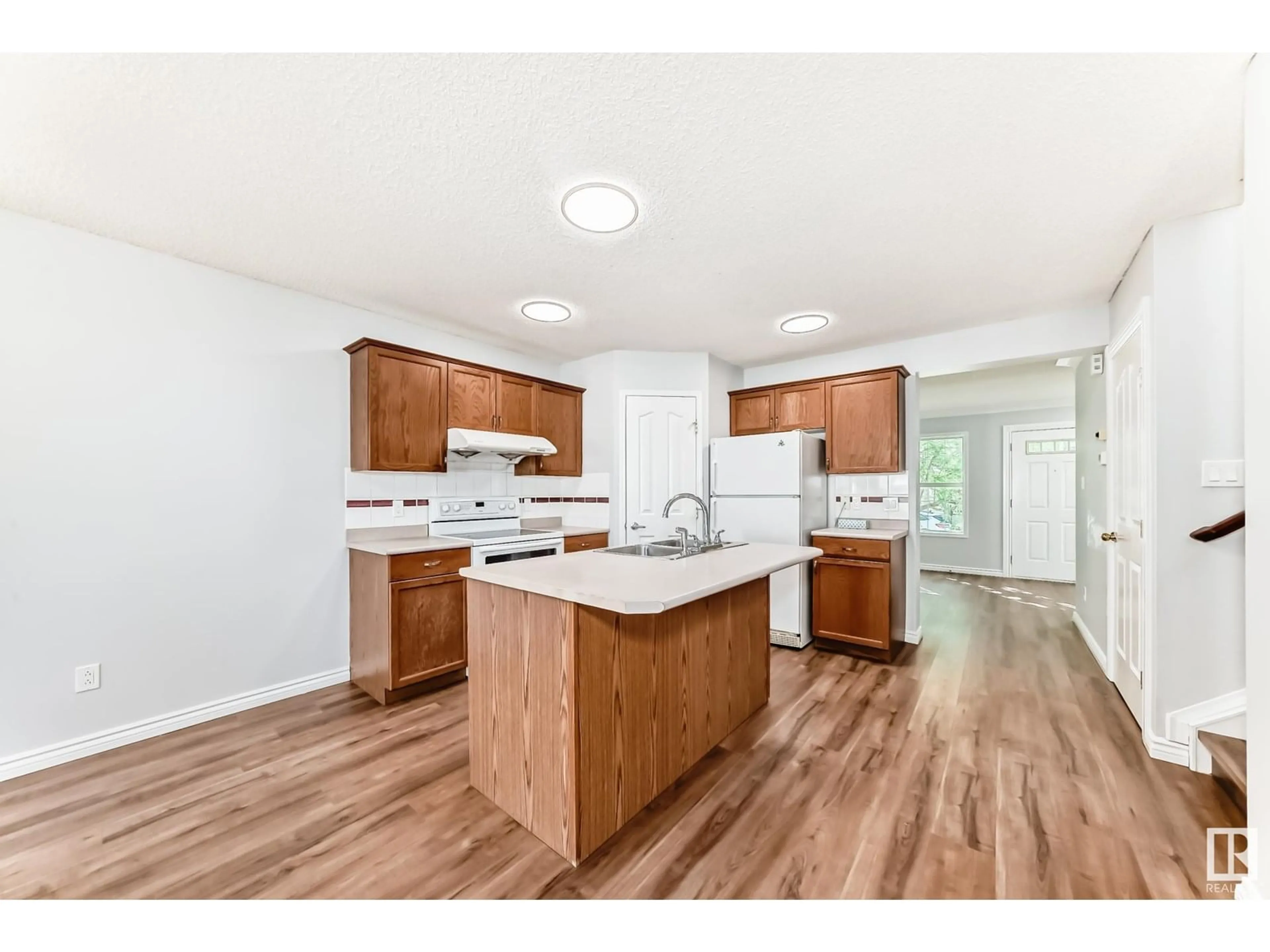 Open concept kitchen, unknown for 1846 TOMLINSON CR, Edmonton Alberta T6R2T5