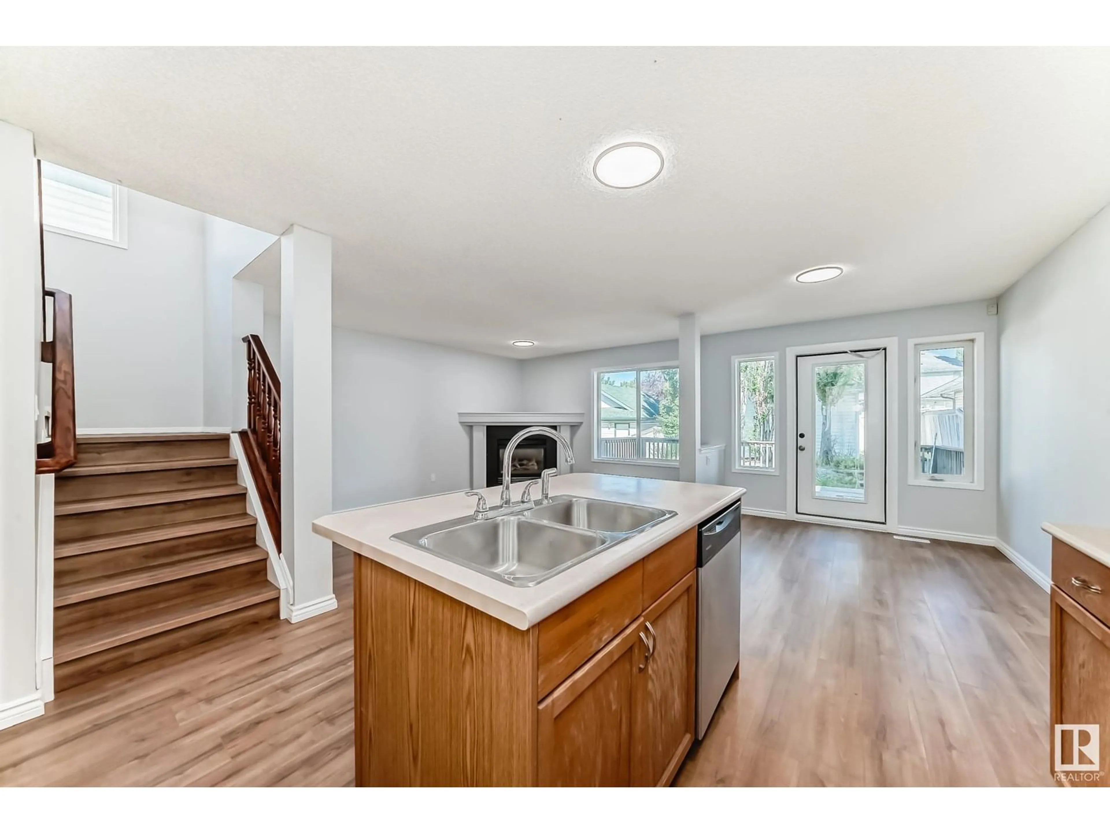 Open concept kitchen, unknown for 1846 TOMLINSON CR, Edmonton Alberta T6R2T5