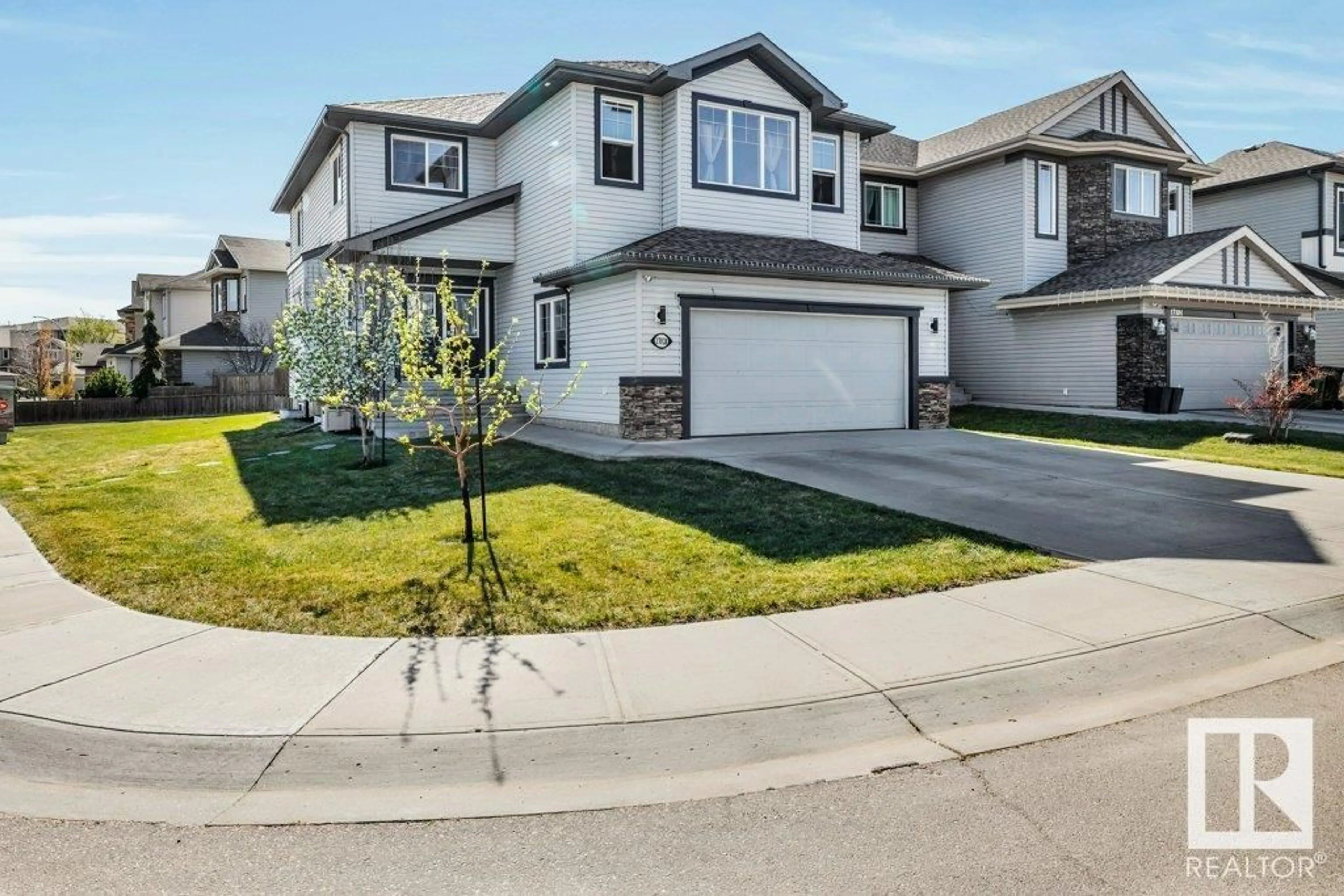 Home with vinyl exterior material, street for NW - 17028 78 ST, Edmonton Alberta T5Z0E6
