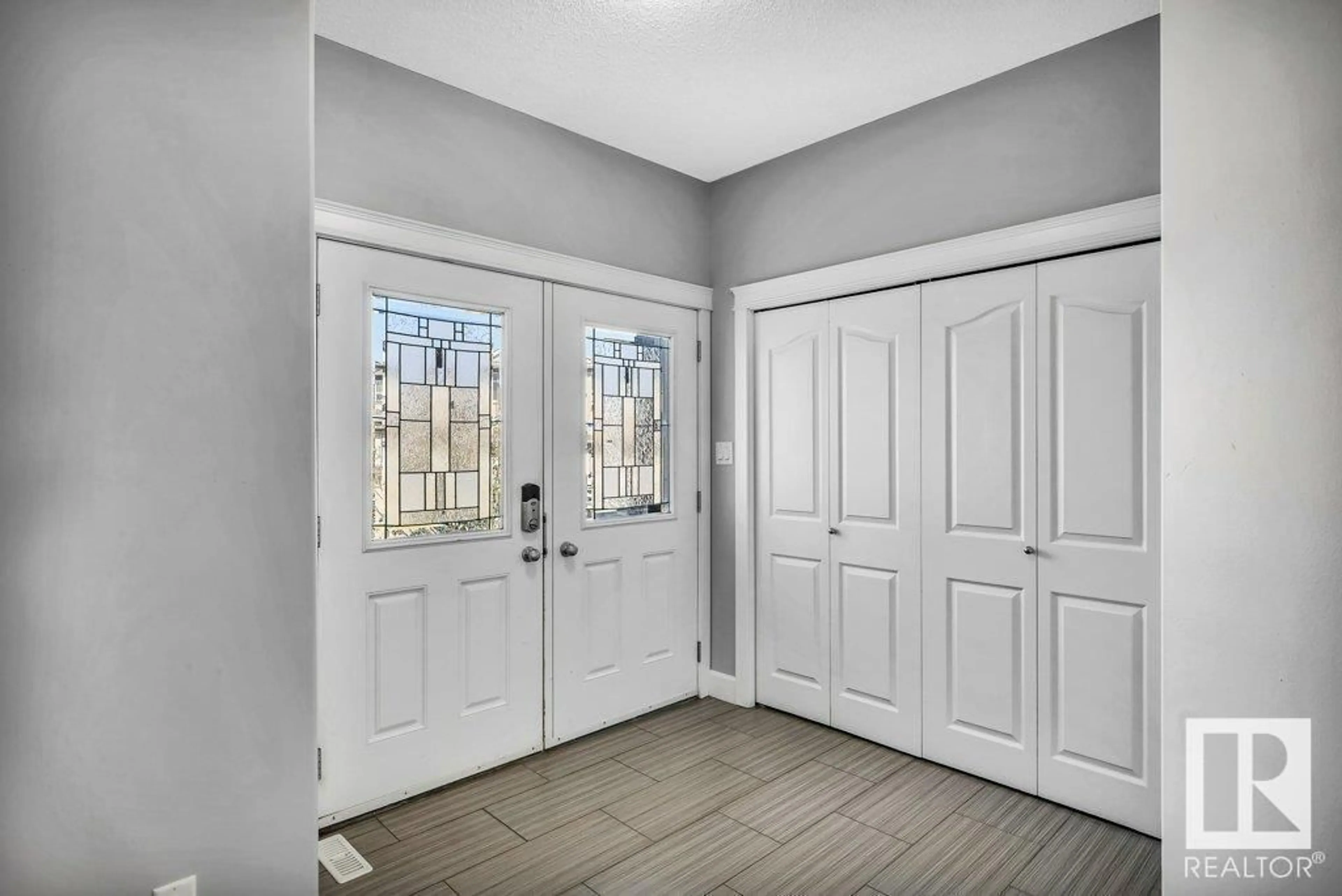 Indoor entryway for NW - 17028 78 ST, Edmonton Alberta T5Z0E6