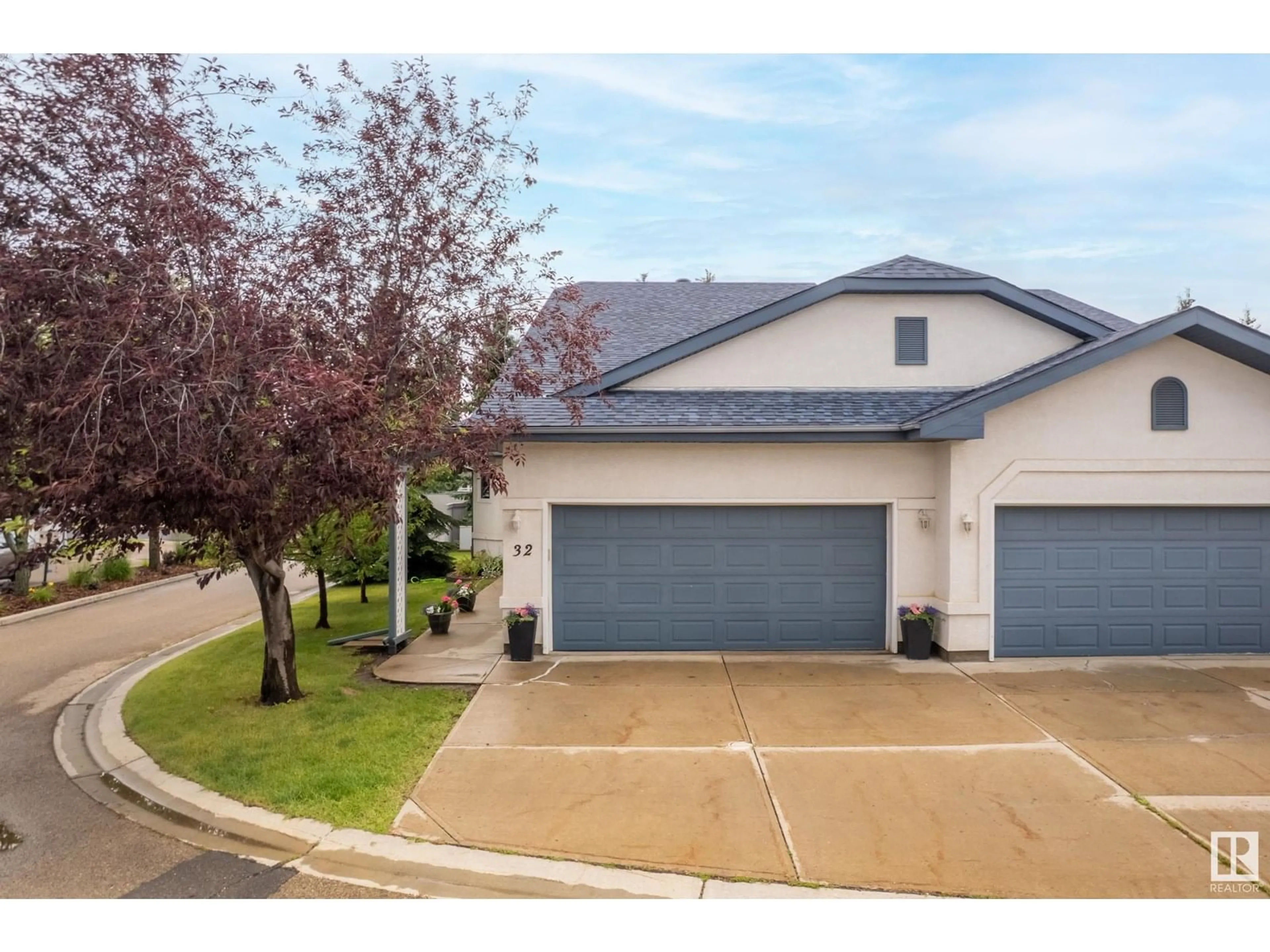 A pic from outside/outdoor area/front of a property/back of a property/a pic from drone, street for 8 - 32 DECHENE RD, Edmonton Alberta T6M2S5