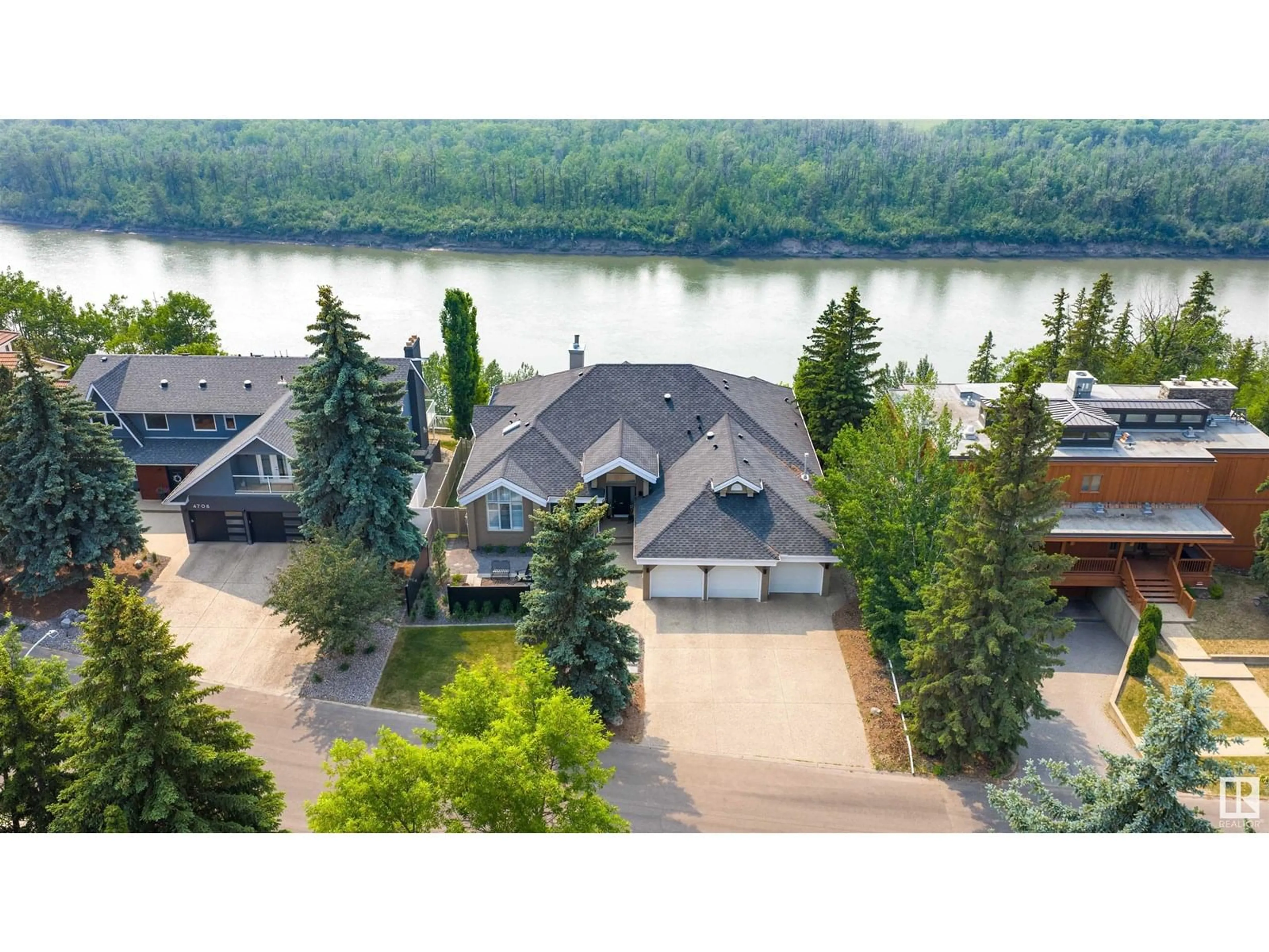 A pic from outside/outdoor area/front of a property/back of a property/a pic from drone, water/lake/river/ocean view for 4804 154 ST, Edmonton Alberta T6H5K7