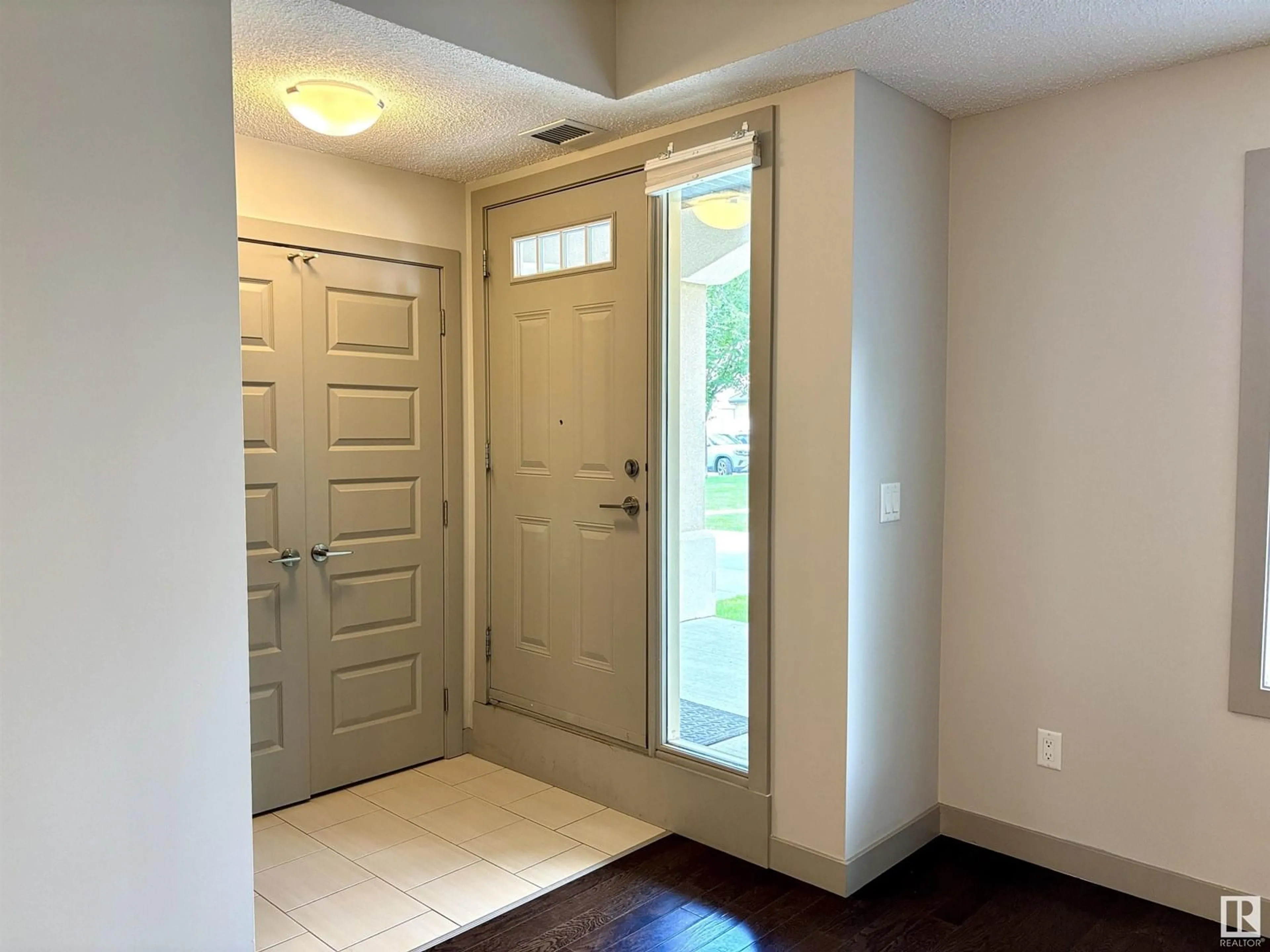 Indoor entryway for #114 - 10510 56 AV, Edmonton Alberta T6H0X7