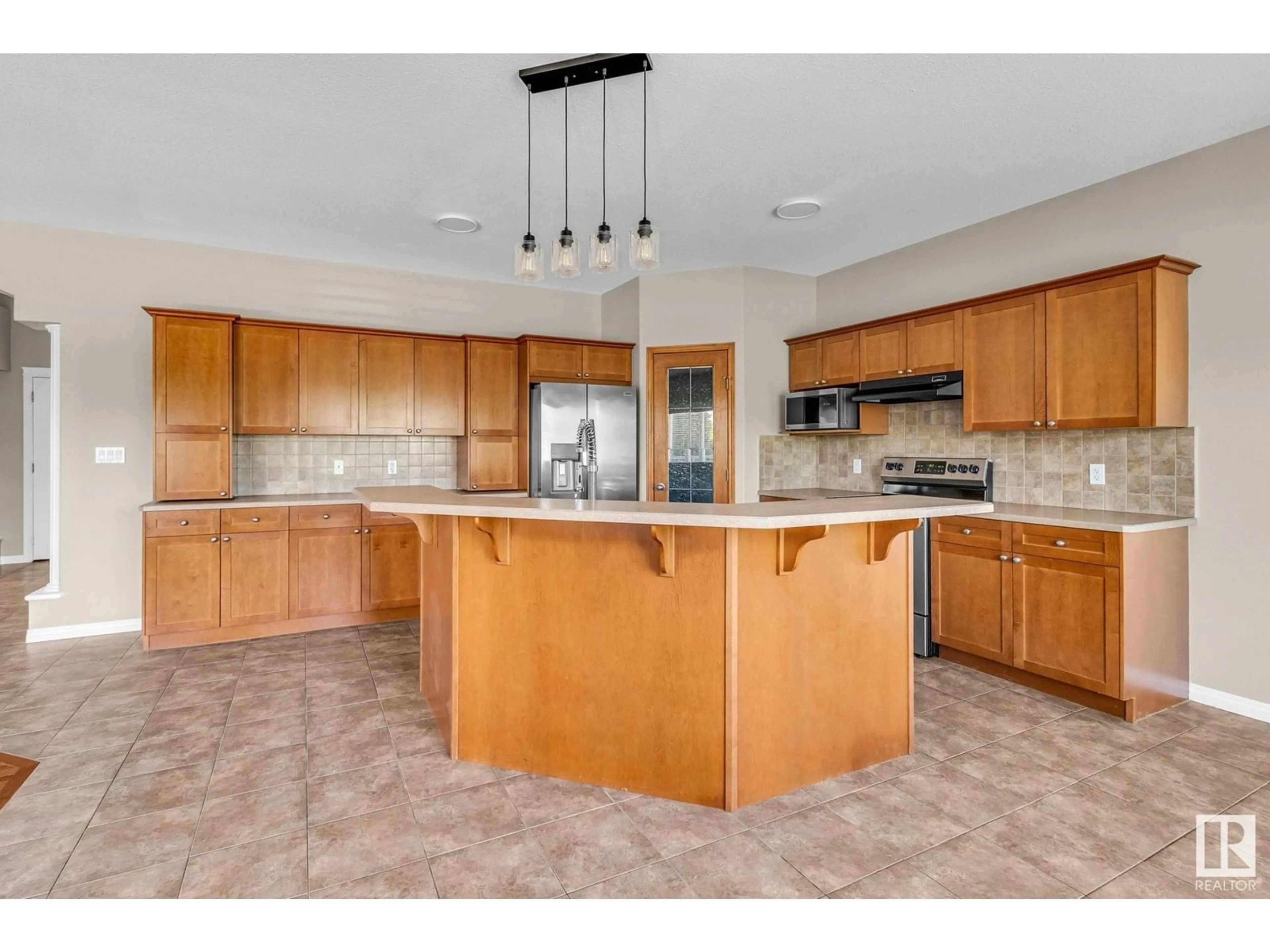 Open concept kitchen, ceramic/tile floor for 14 WESLEYAN CO, Fort Saskatchewan Alberta T8L0C9